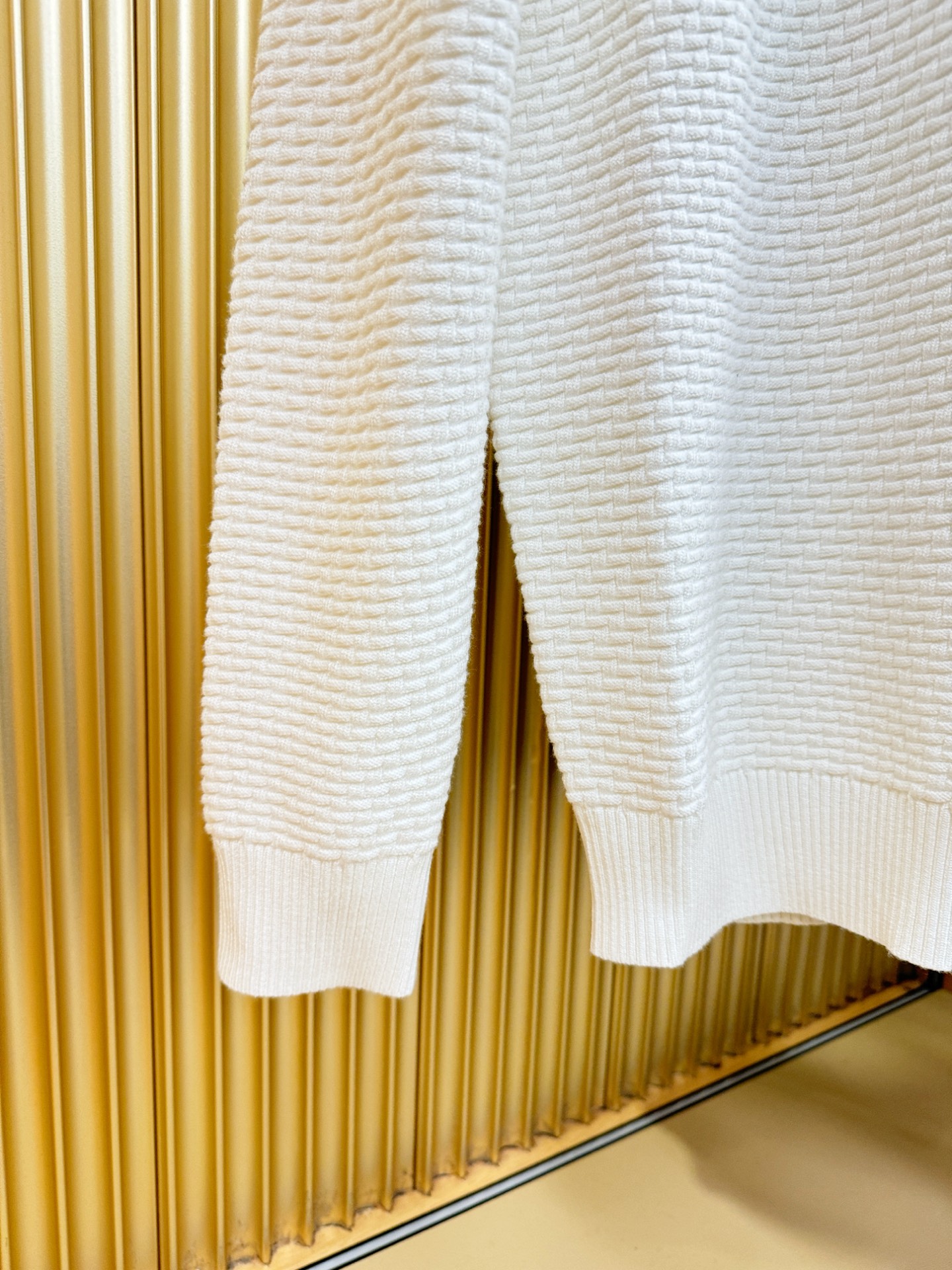 Moncler蒙口 2025新款毛衣，胸前logo设计！贸易公司渠道稀出，同步官网发售！秋冬系列经典设计