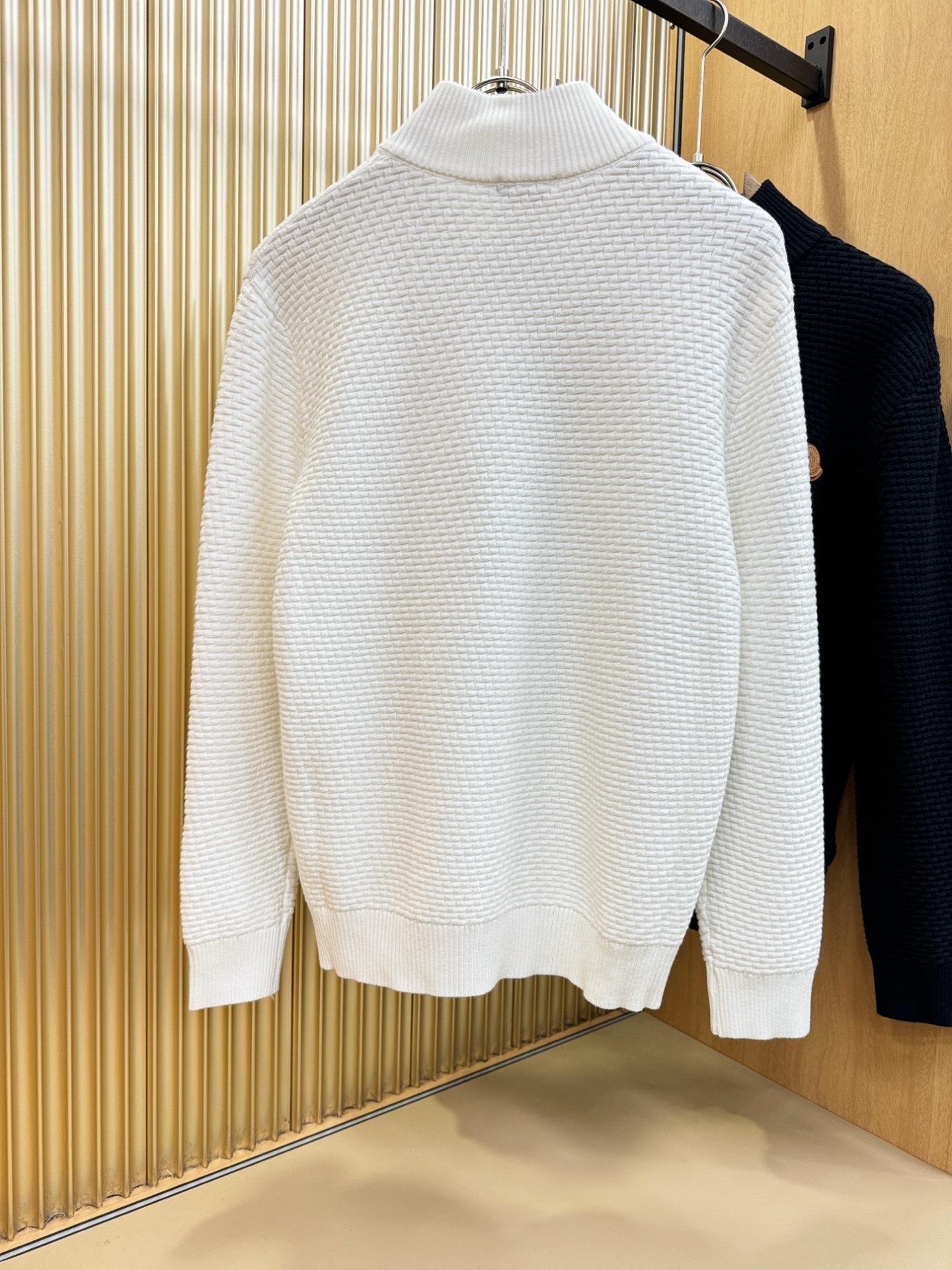 Moncler蒙口 2025新款毛衣，胸前logo设计！贸易公司渠道稀出，同步官网发售！秋冬系列经典设计