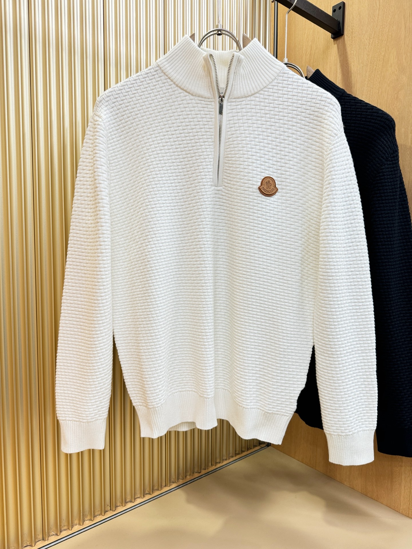 Moncler蒙口 2025新款毛衣，胸前logo设计！贸易公司渠道稀出，同步官网发售！秋冬系列经典设计