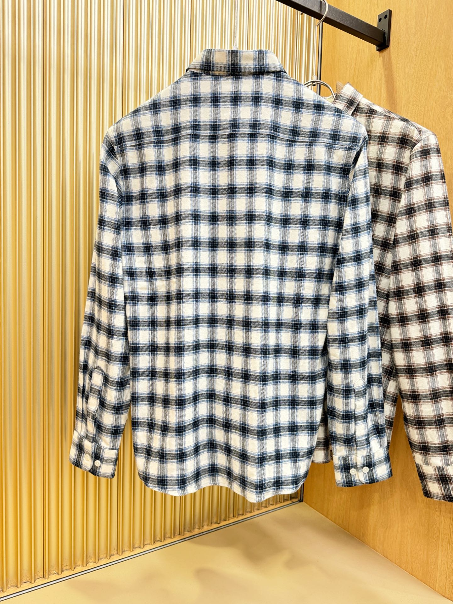 BURBERRY巴宝莉 2025新款衬衫，贸易公司渠道稀出，领先官网发售！经典休闲衬衫搭配独特的设计，简