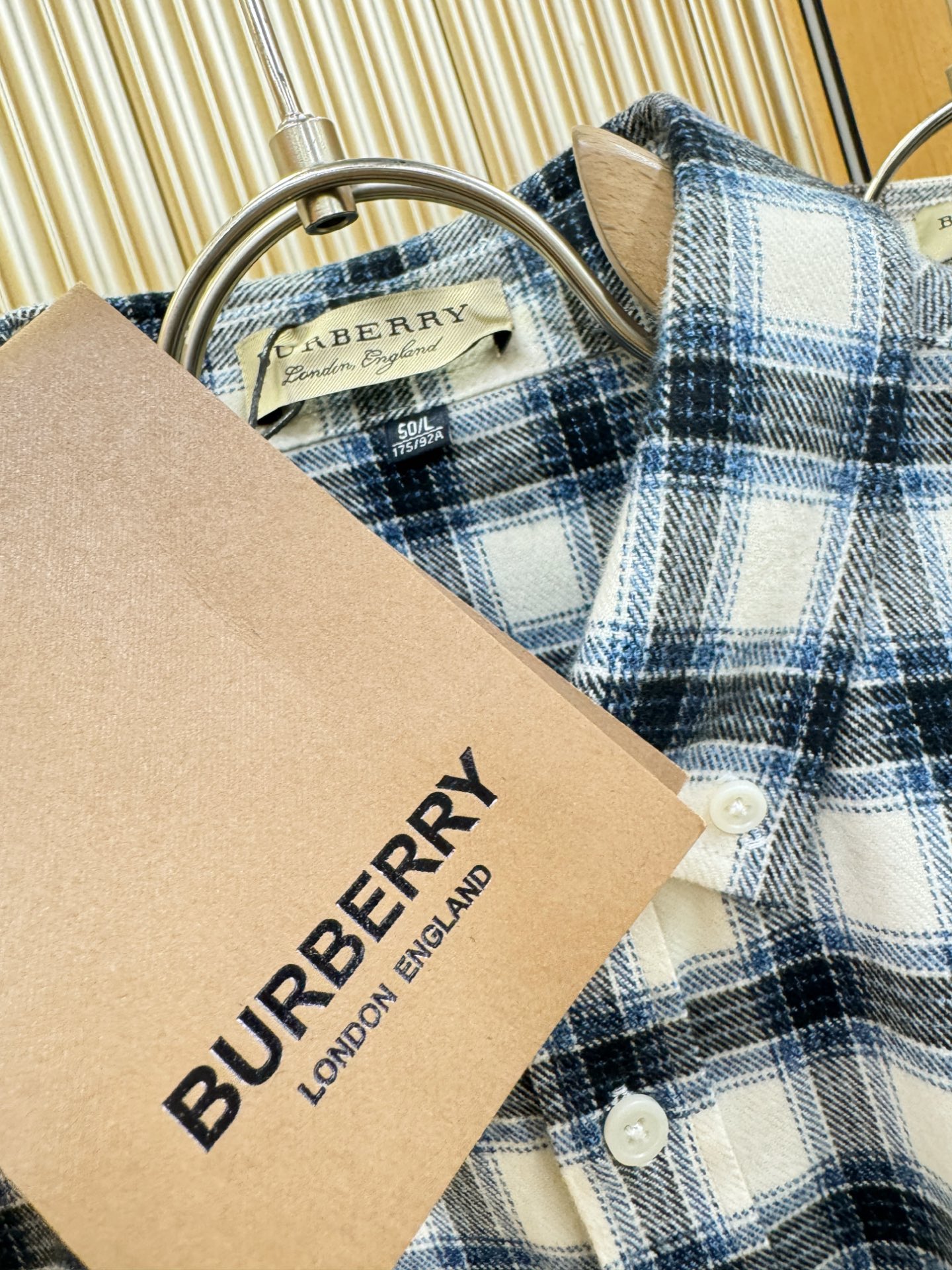 BURBERRY巴宝莉 2025新款衬衫，贸易公司渠道稀出，领先官网发售！经典休闲衬衫搭配独特的设计，简