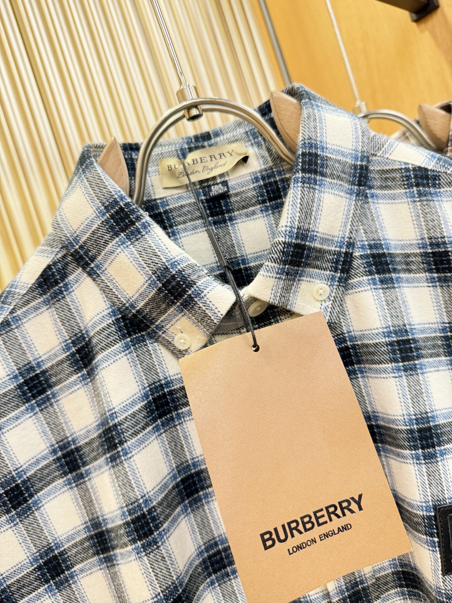 BURBERRY巴宝莉 2025新款衬衫，贸易公司渠道稀出，领先官网发售！经典休闲衬衫搭配独特的设计，简