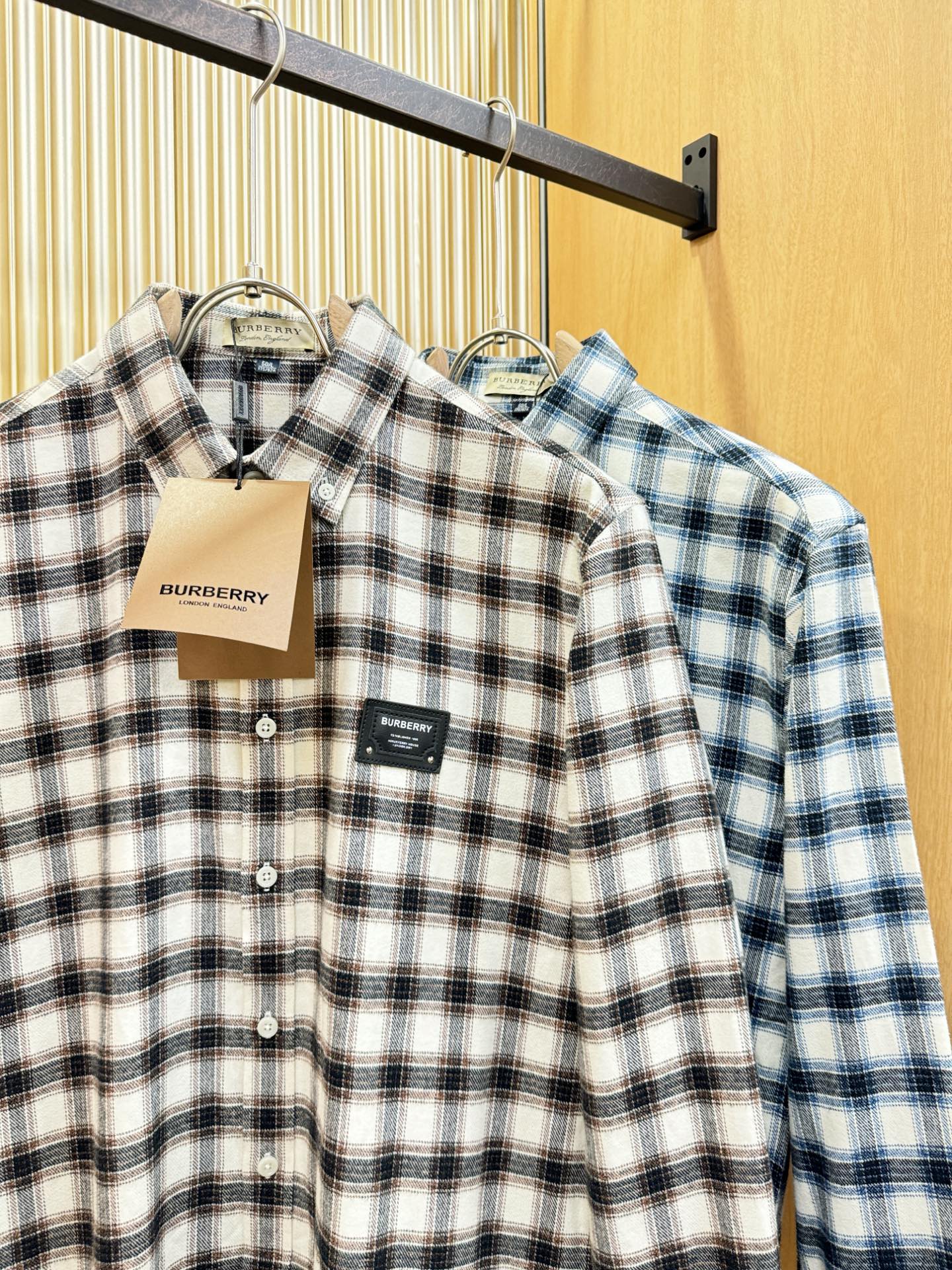 BURBERRY巴宝莉 2025新款衬衫，贸易公司渠道稀出，领先官网发售！经典休闲衬衫搭配独特的设计，简