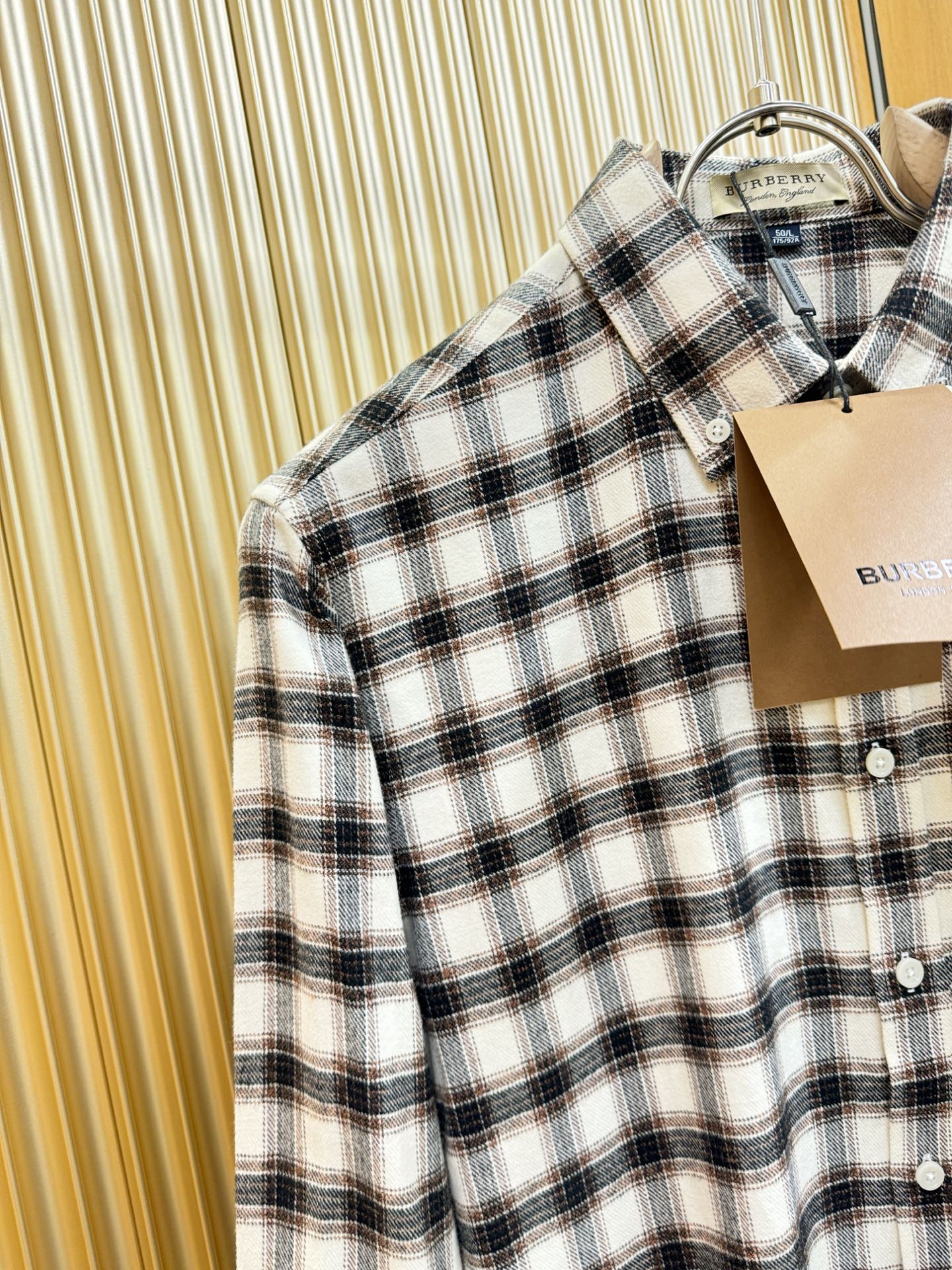 BURBERRY巴宝莉 2025新款衬衫，贸易公司渠道稀出，领先官网发售！经典休闲衬衫搭配独特的设计，简