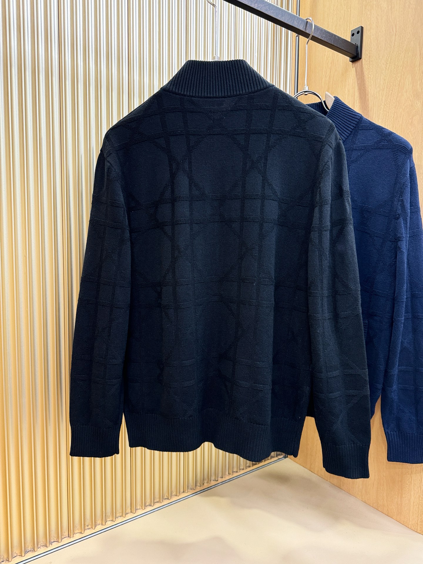 Dior迪奥 25ss秋冬新款羊毛外套，绵羊毛面，超A原单外套！甄选顶级绵羊毛打造、搭配经典Logo设计