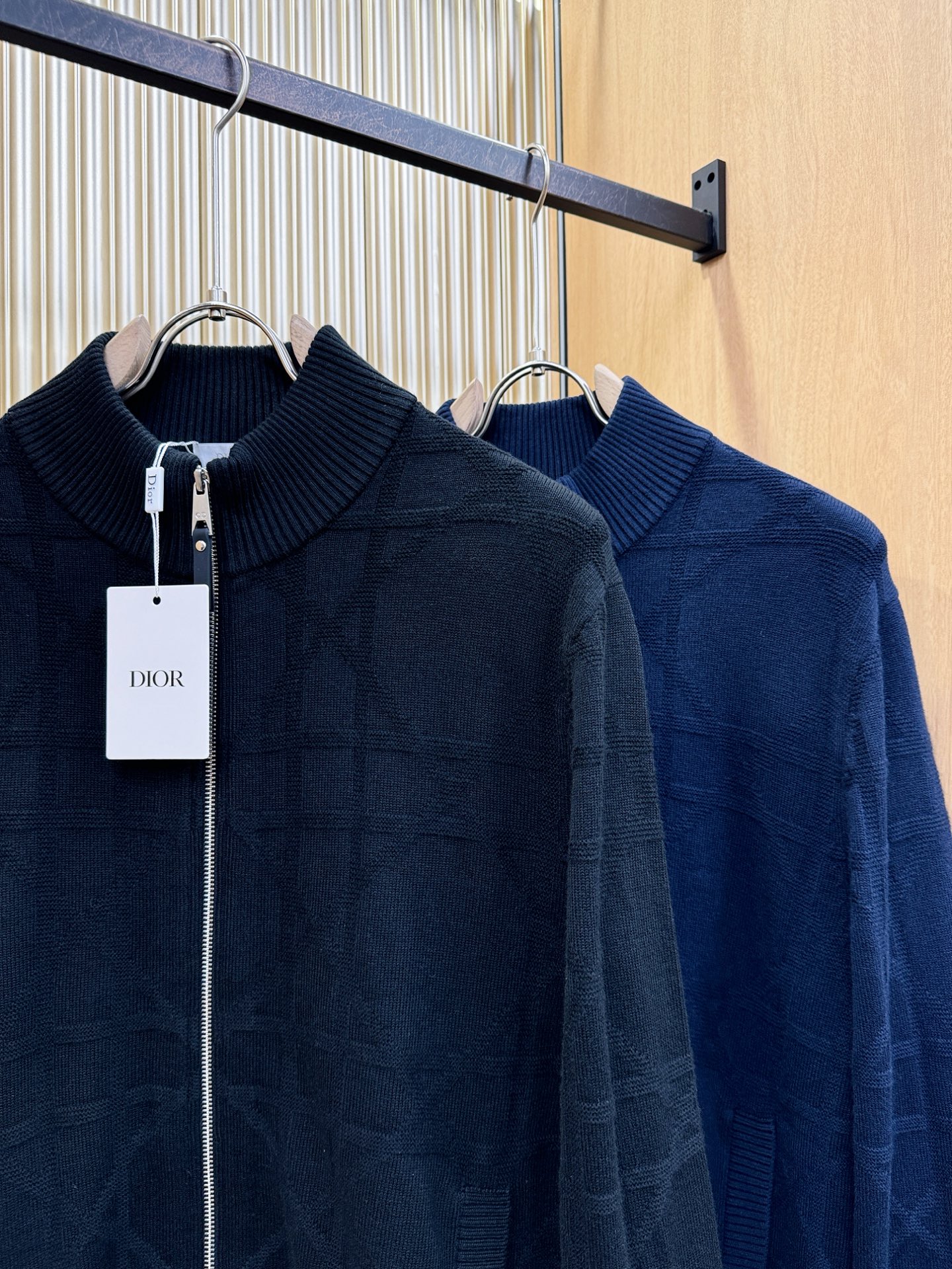 Dior迪奥 25ss秋冬新款羊毛外套，绵羊毛面，超A原单外套！甄选顶级绵羊毛打造、搭配经典Logo设计
