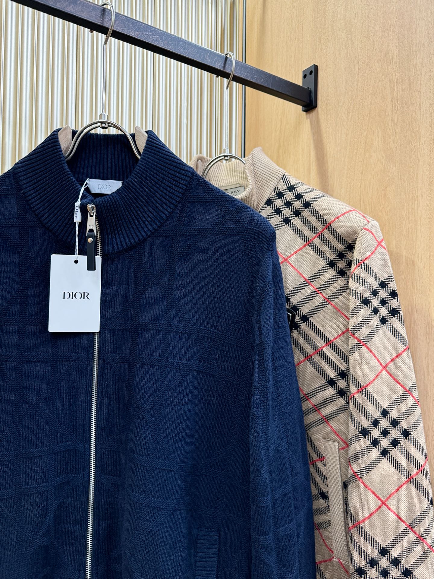 Dior迪奥 25ss秋冬新款羊毛外套，绵羊毛面，超A原单外套！甄选顶级绵羊毛打造、搭配经典Logo设计