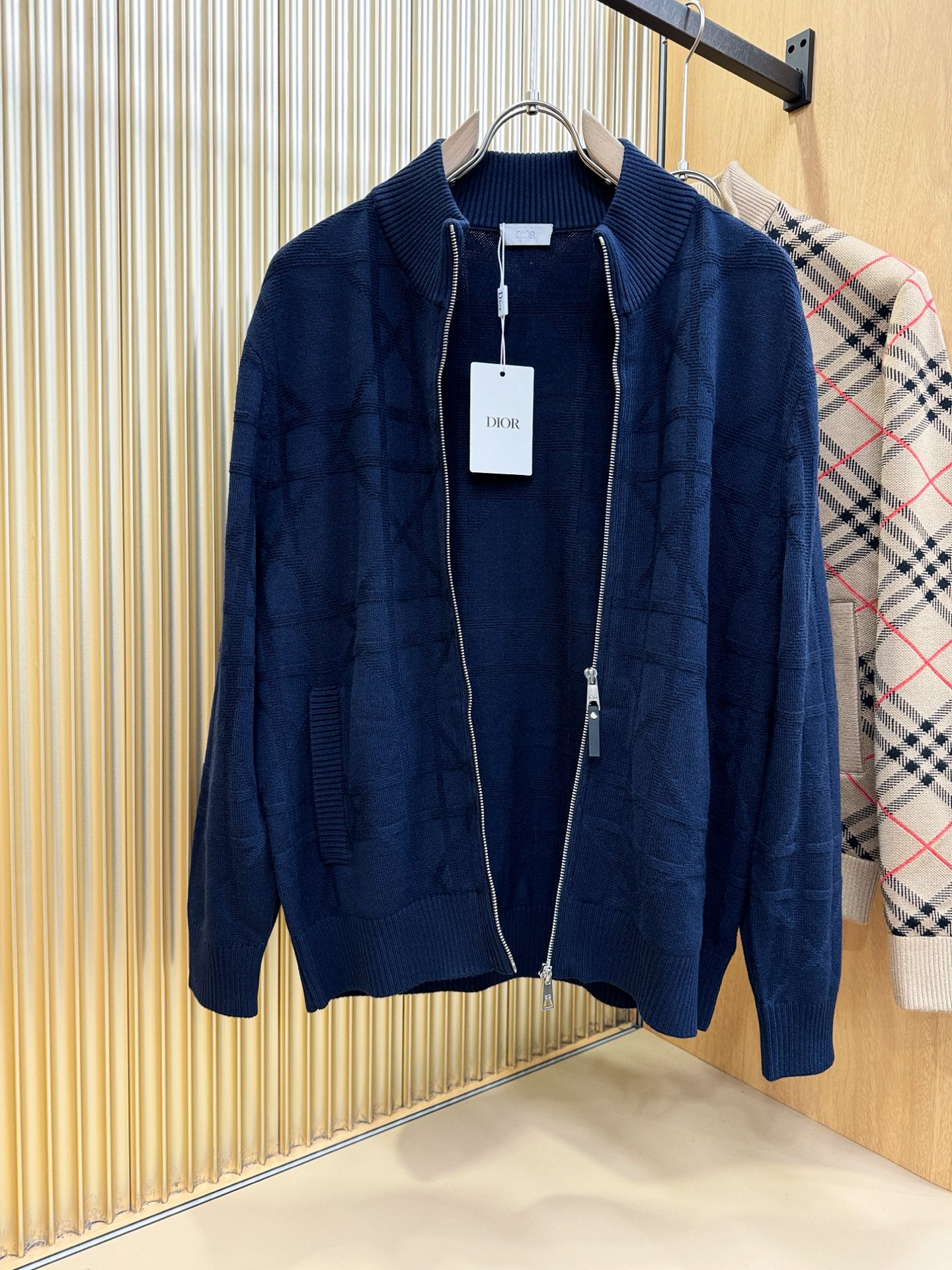 Dior迪奥 25ss秋冬新款羊毛外套，绵羊毛面，超A原单外套！甄选顶级绵羊毛打造、搭配经典Logo设计