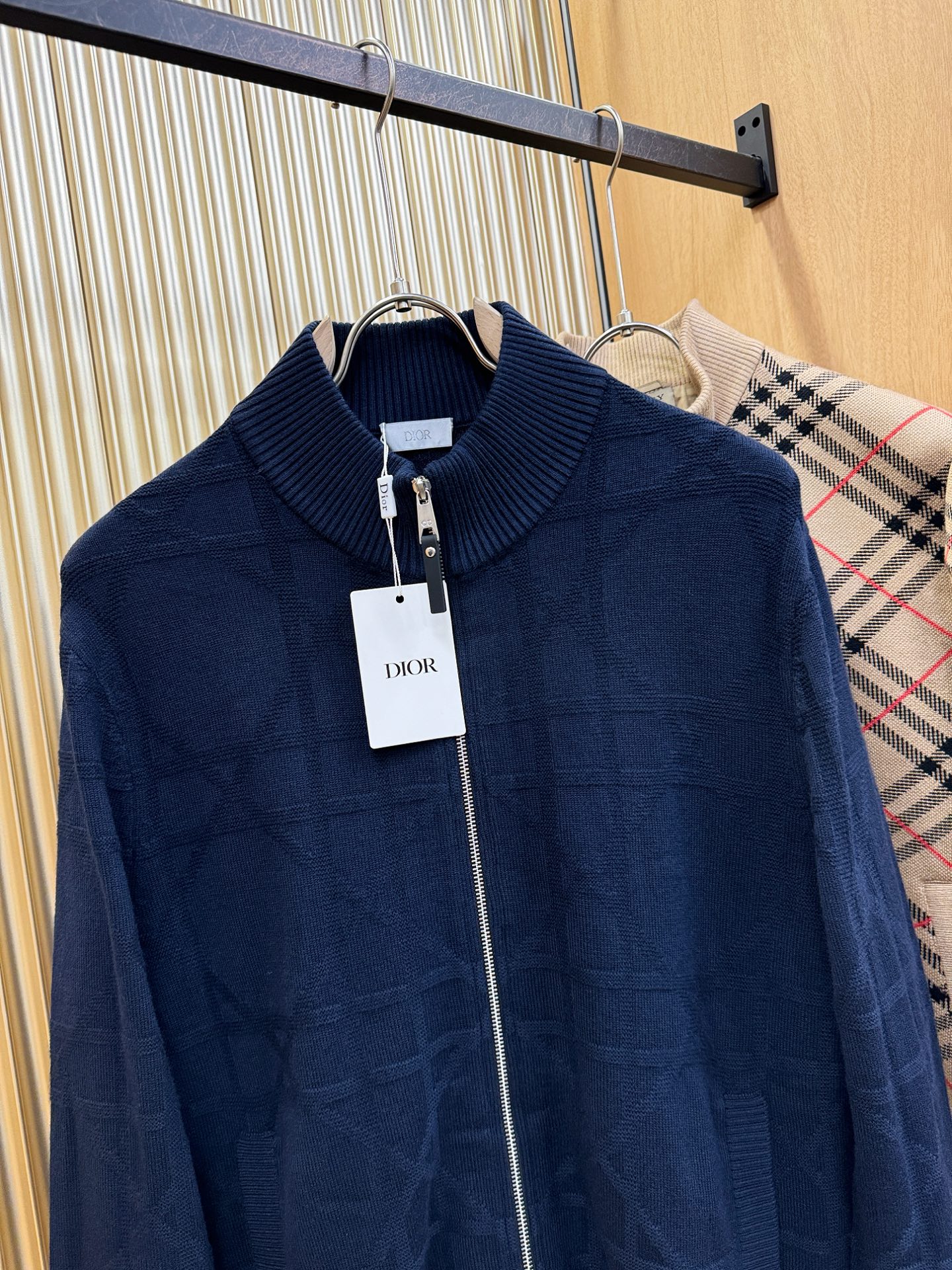Dior迪奥 25ss秋冬新款羊毛外套，绵羊毛面，超A原单外套！甄选顶级绵羊毛打造、搭配经典Logo设计
