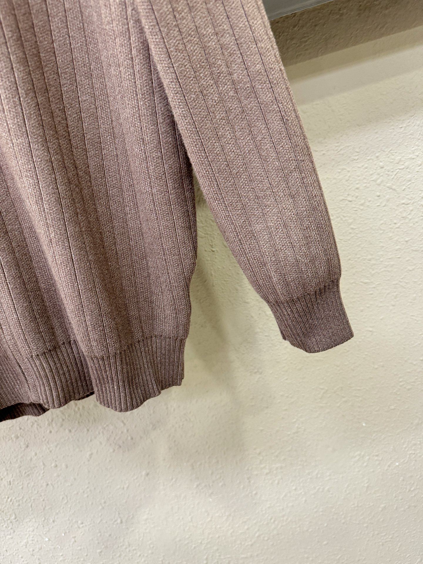 Loro Piana诺悠翩雅 新品爆款 2025秋冬新品拉链羊毛毛衣 胸前品牌Golo设计，经典简约大气