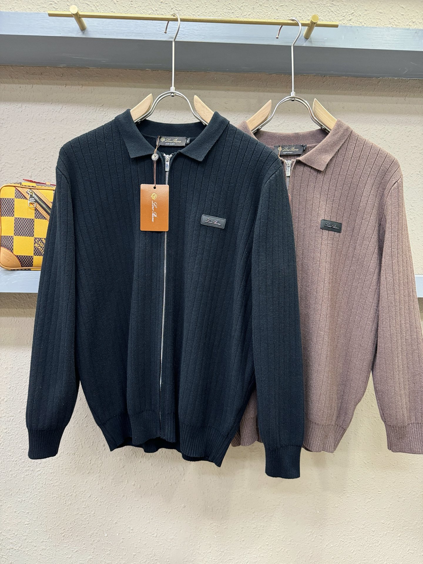 Loro Piana诺悠翩雅 新品爆款 2025秋冬新品拉链羊毛毛衣 胸前品牌Golo设计，经典简约大气