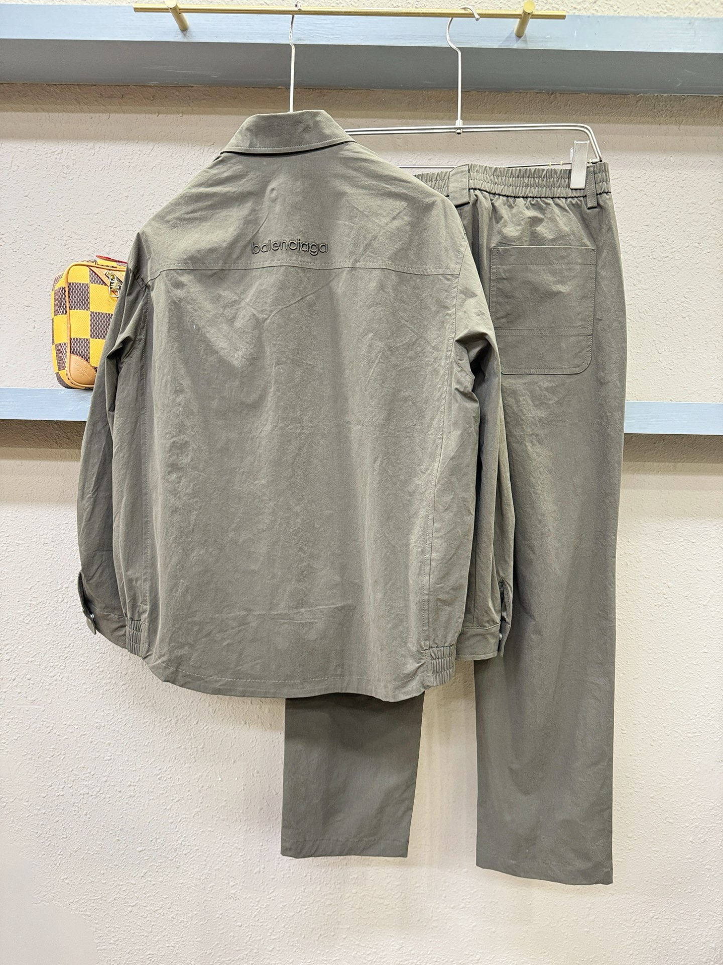 套装Balenciaga巴黎世家 2025秋季新款休闲套装，细节精致高级，高级感满满。定制高端面料，上身