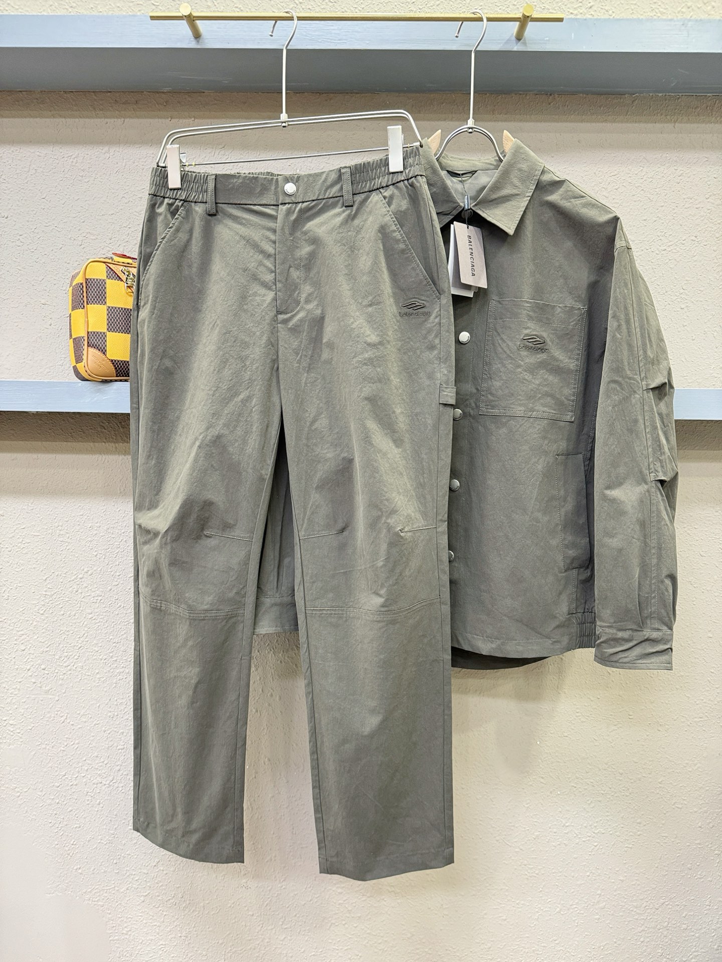 套装Balenciaga巴黎世家 2025秋季新款休闲套装，细节精致高级，高级感满满。定制高端面料，上身