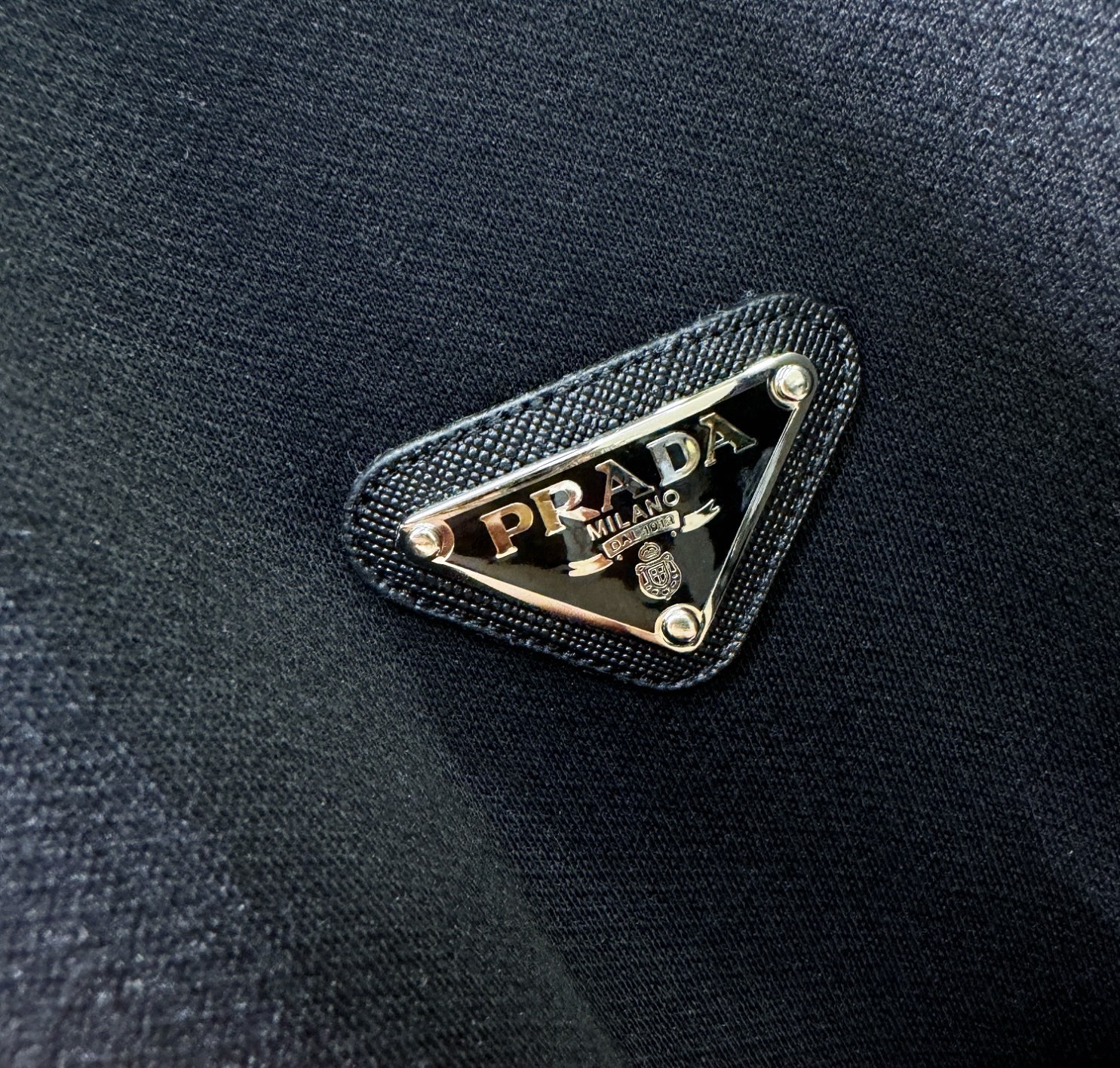 PRADA 普拉达 2025ss秋季新品 长袖卫衣，经典Logo设计，百搭款 官网同步发售 定制面料，柔