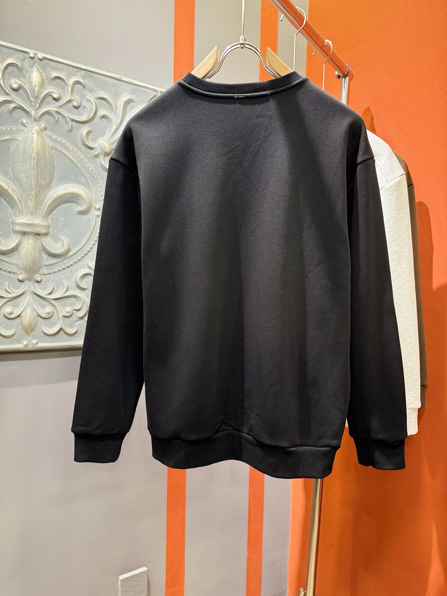 PRADA 普拉达 2025ss秋季新品 长袖卫衣，经典Logo设计，百搭款 官网同步发售 定制面料，柔