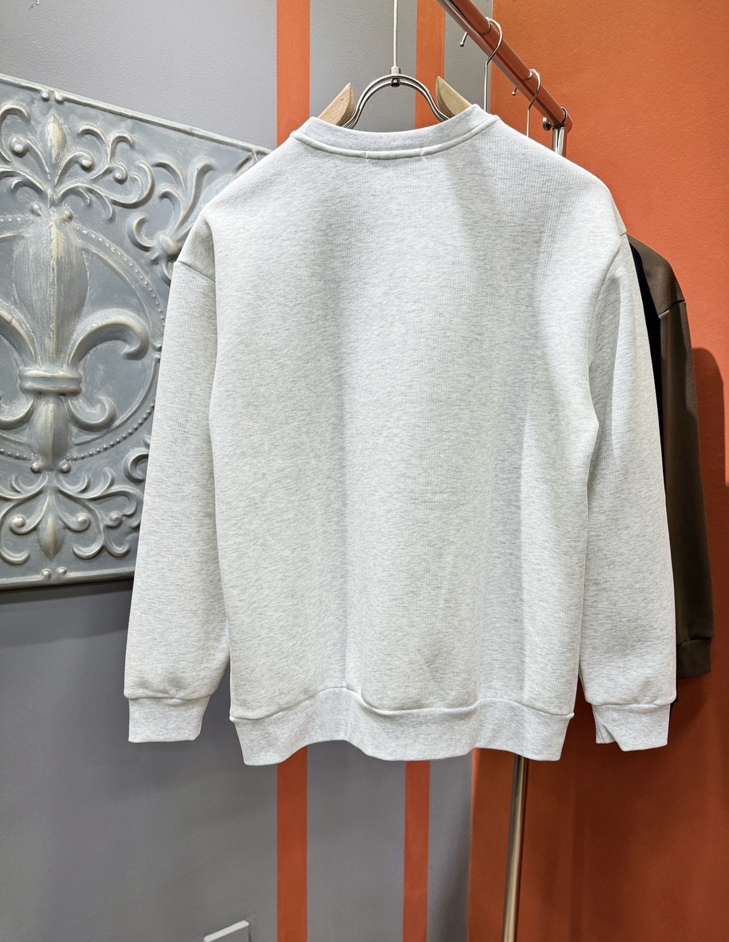 PRADA 普拉达 2025ss秋季新品 长袖卫衣，经典Logo设计，百搭款 官网同步发售 定制面料，柔