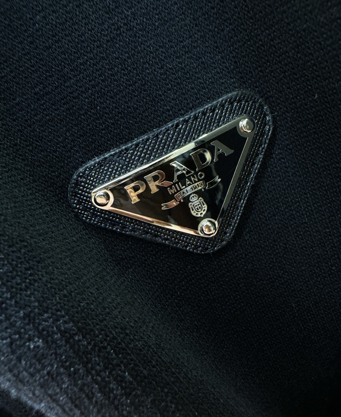 PRADA 普拉达 2025ss秋季新品 长袖卫衣，经典Logo设计，百搭款 官网同步发售 定制面料，柔