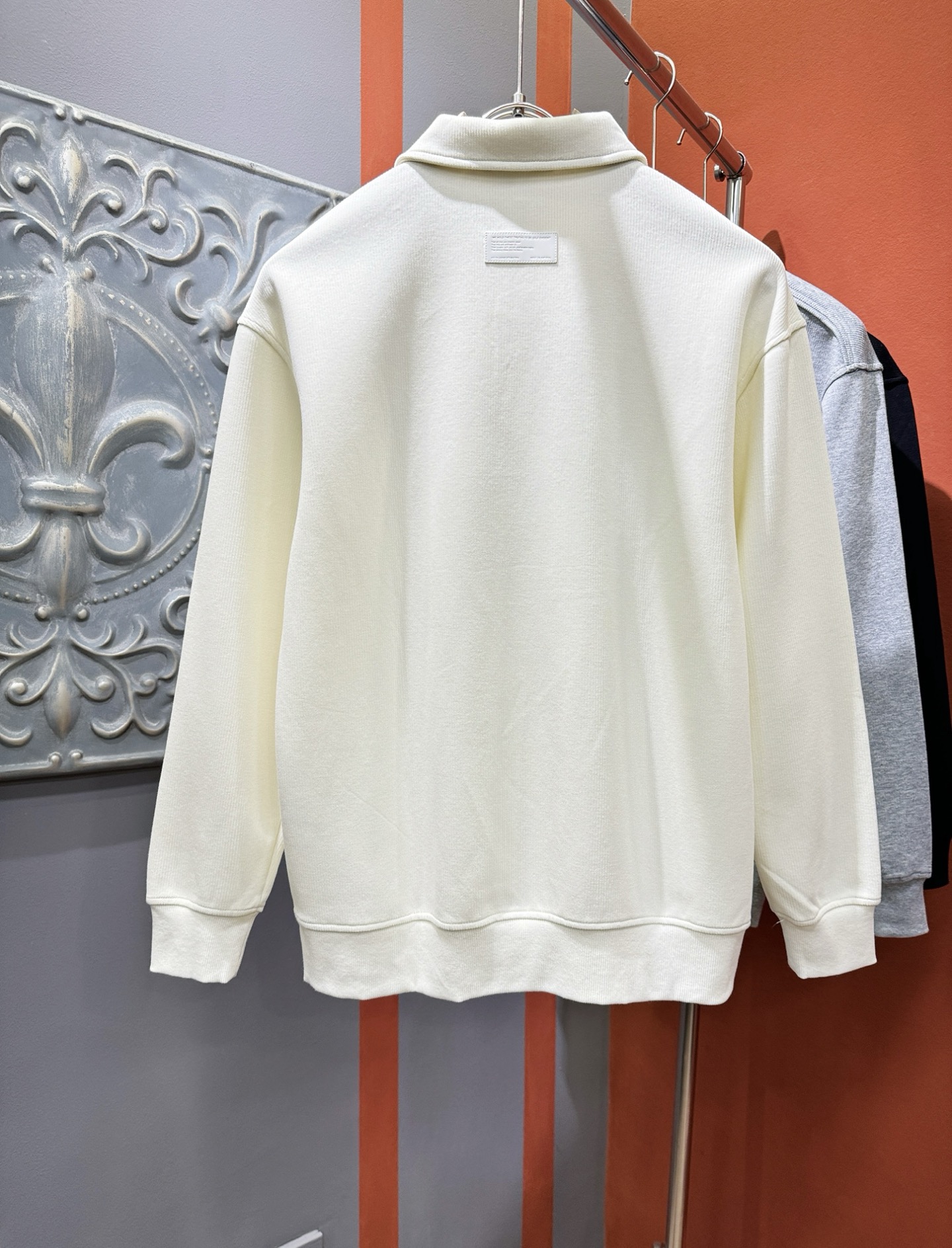 PRADA 普拉达 2025ss秋季新品 长袖卫衣，经典Logo设计，百搭款 官网同步发售 定制面料，柔