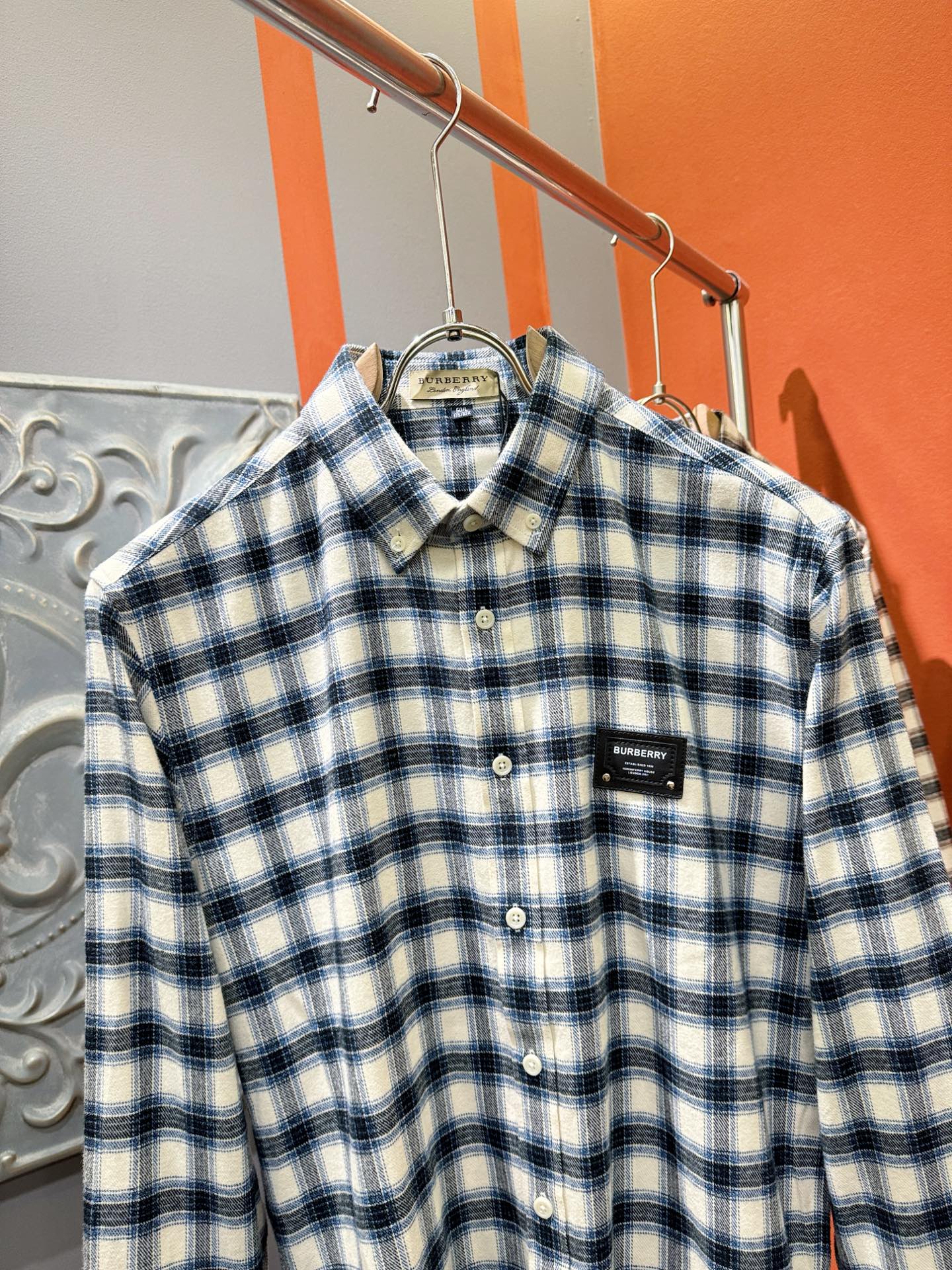 BURBERRY巴宝莉 2025新款衬衫，贸易公司渠道稀出，领先官网发售！经典休闲衬衫搭配独特的设计，简