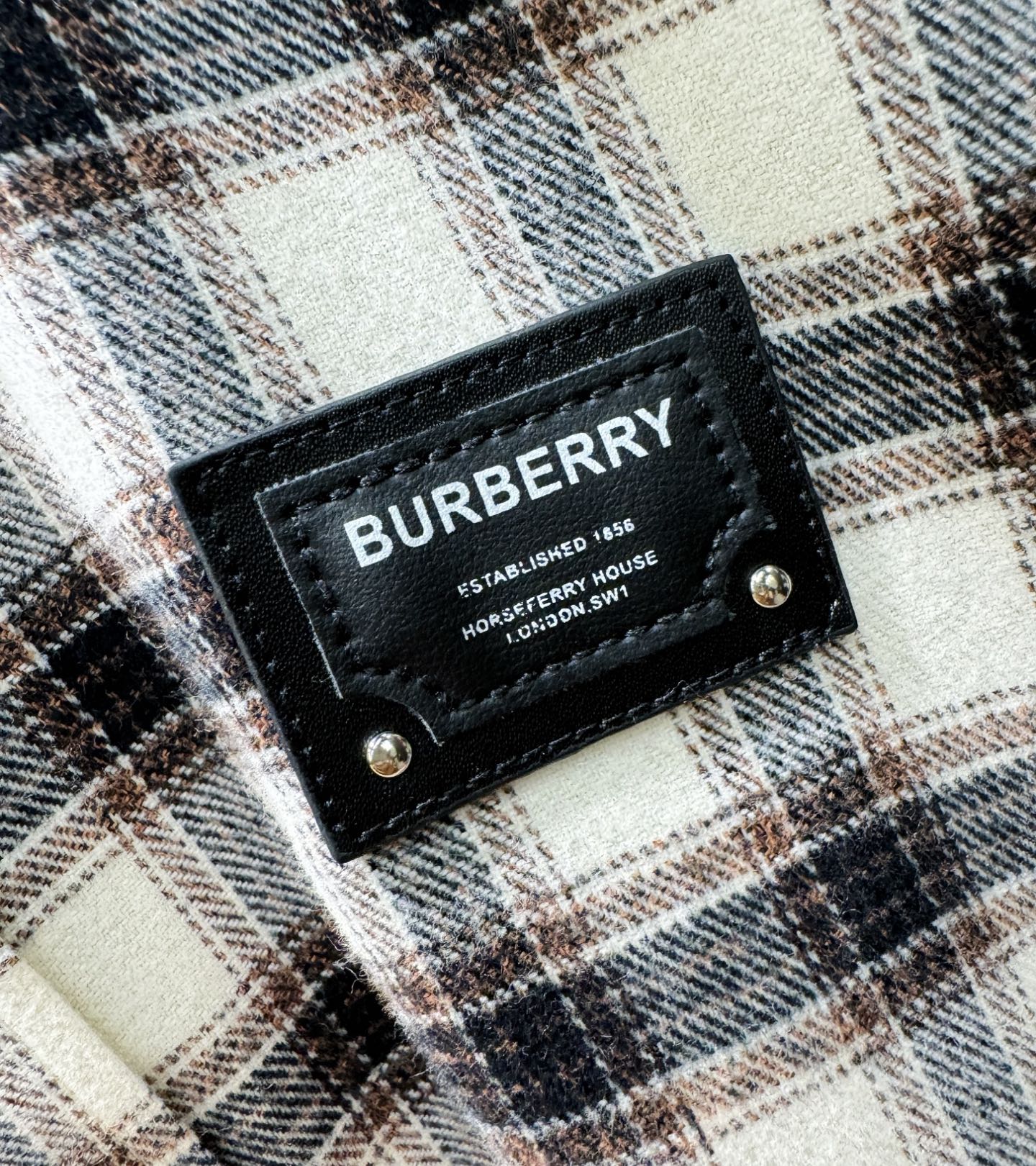 BURBERRY巴宝莉 2025新款衬衫，贸易公司渠道稀出，领先官网发售！经典休闲衬衫搭配独特的设计，简