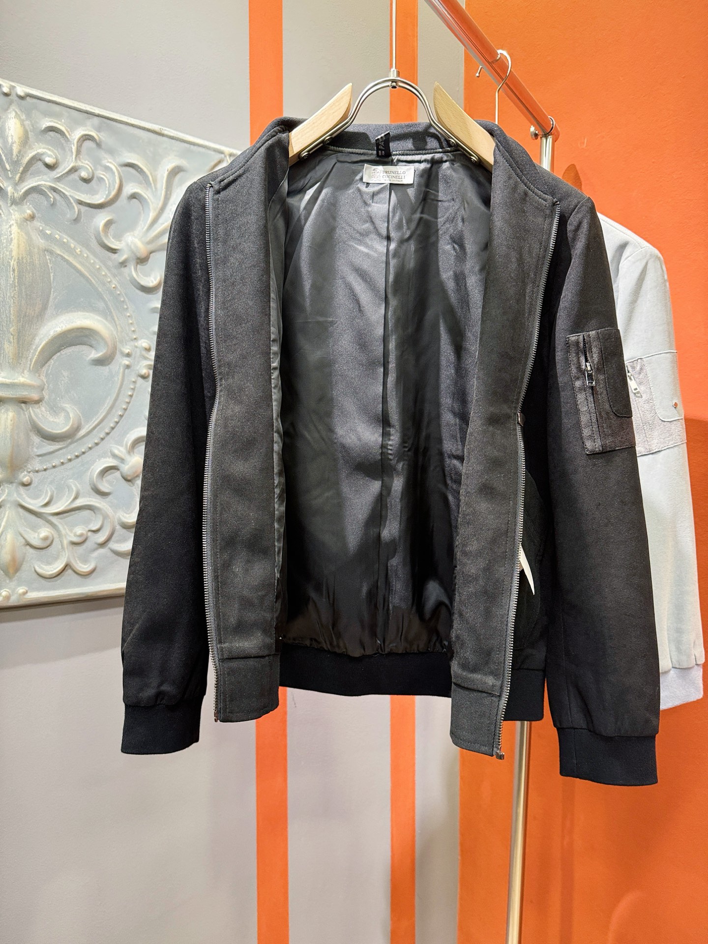 BC布鲁提 2025秋季新款夹克外套，原单狠货 意大利进口面料时尚夹克外套。欧洲专柜同步，上身更随意大方