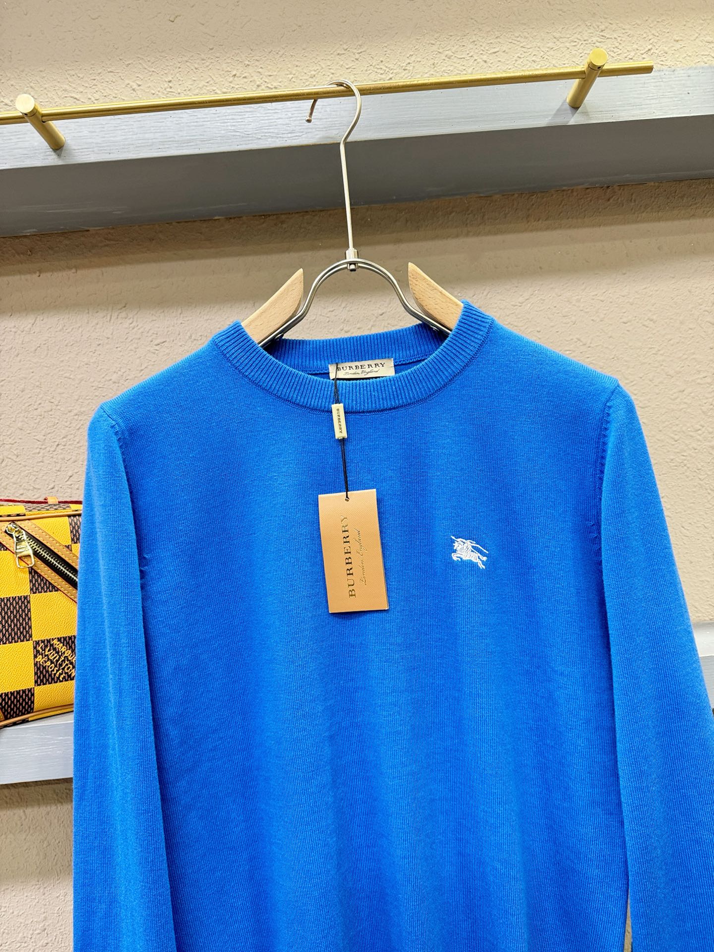 BURBERRY巴宝莉 2025新款毛衣，胸前logo设计！贸易公司渠道稀出，同步官网发售！秋冬系列经典