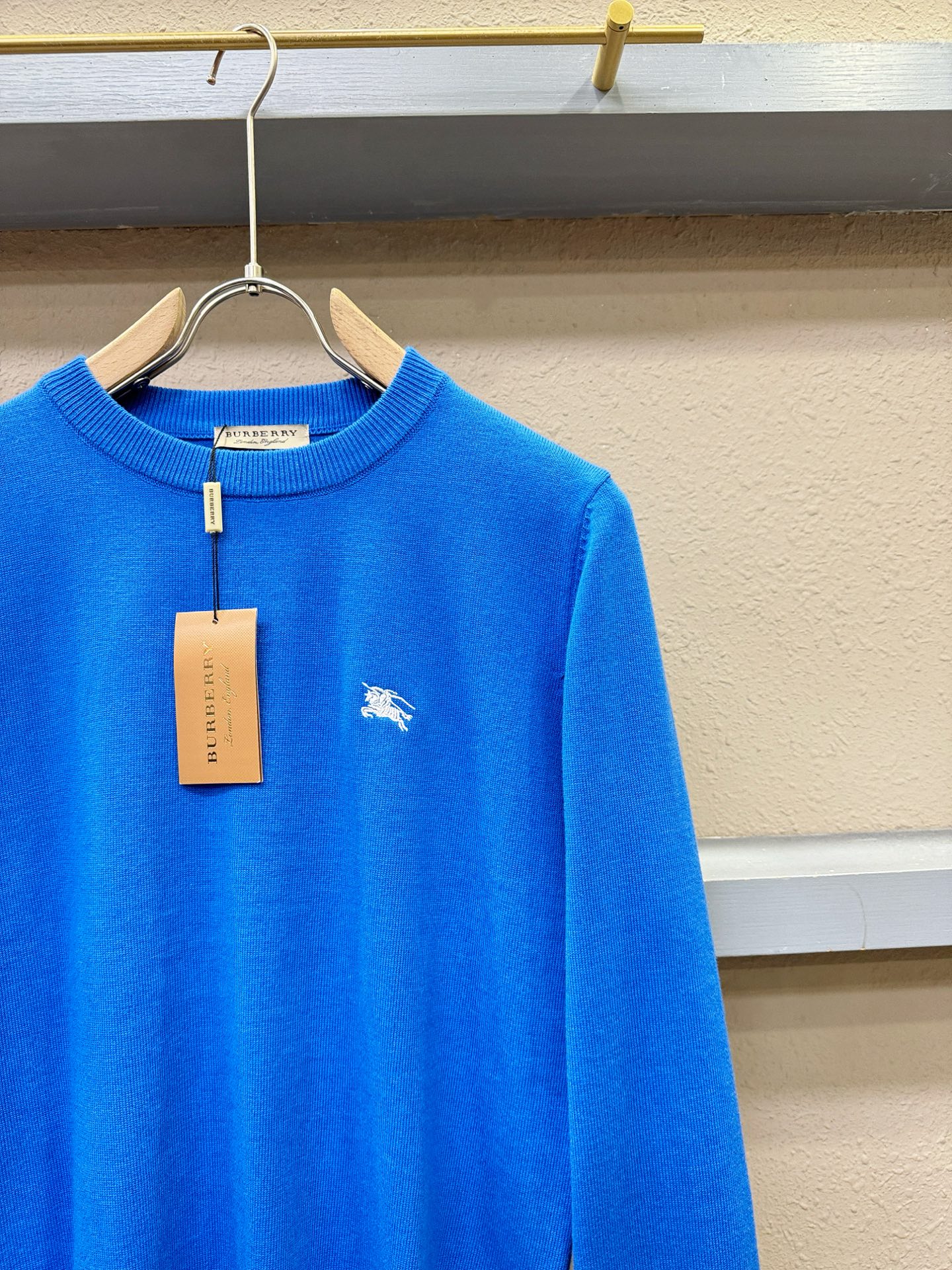 BURBERRY巴宝莉 2025新款毛衣，胸前logo设计！贸易公司渠道稀出，同步官网发售！秋冬系列经典