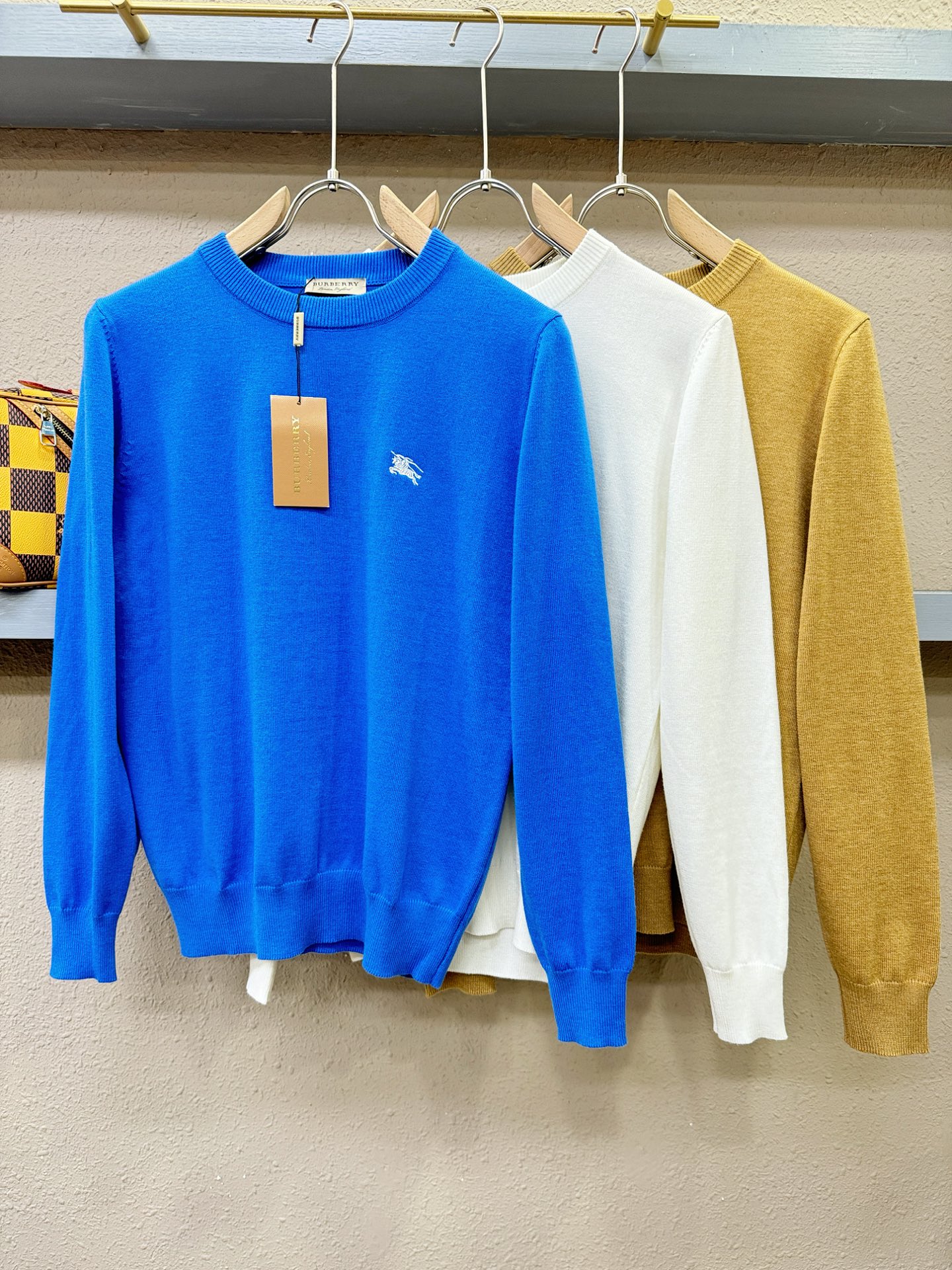 BURBERRY巴宝莉 2025新款毛衣，胸前logo设计！贸易公司渠道稀出，同步官网发售！秋冬系列经典