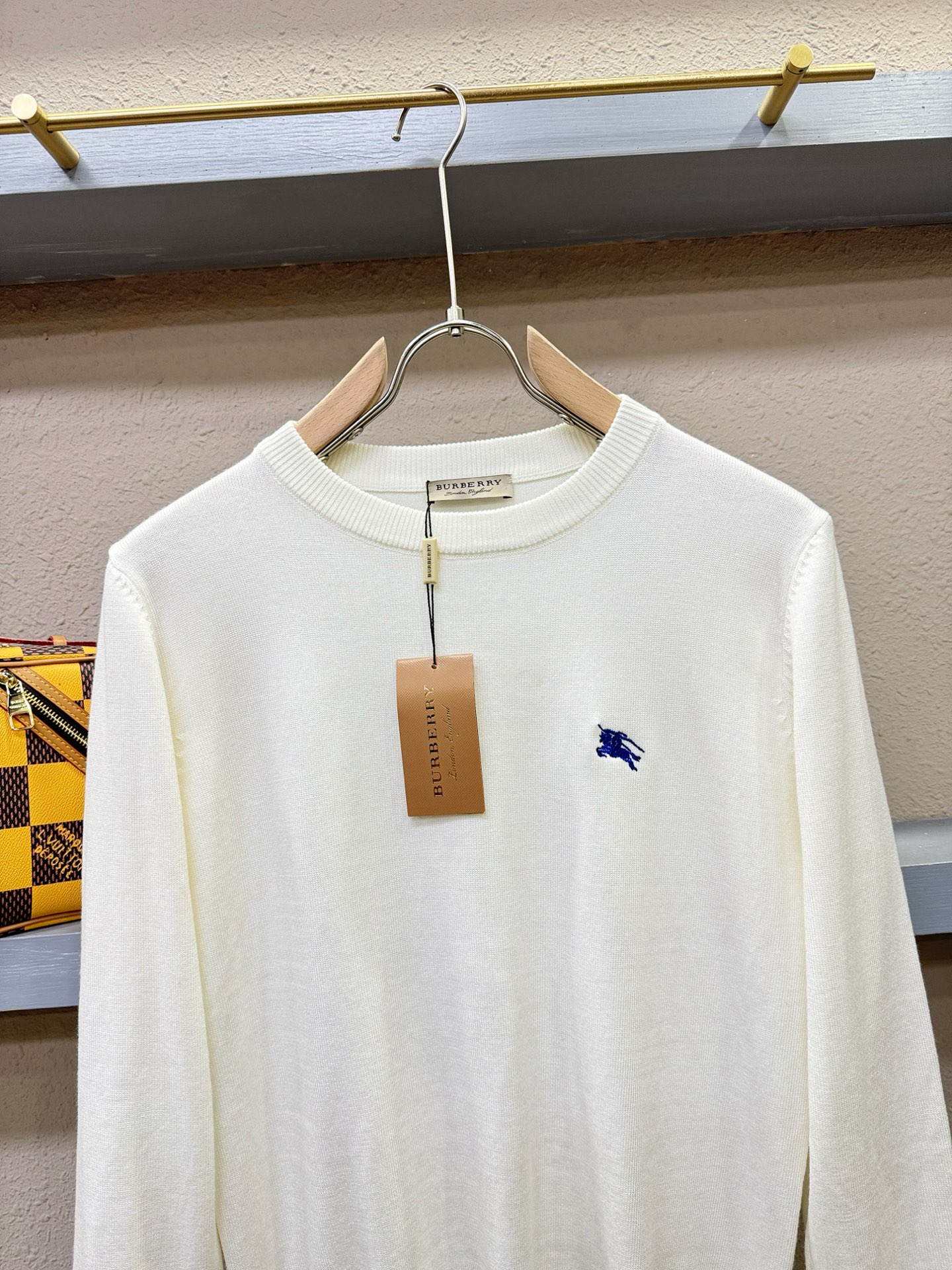 BURBERRY巴宝莉 2025新款毛衣，胸前logo设计！贸易公司渠道稀出，同步官网发售！秋冬系列经典