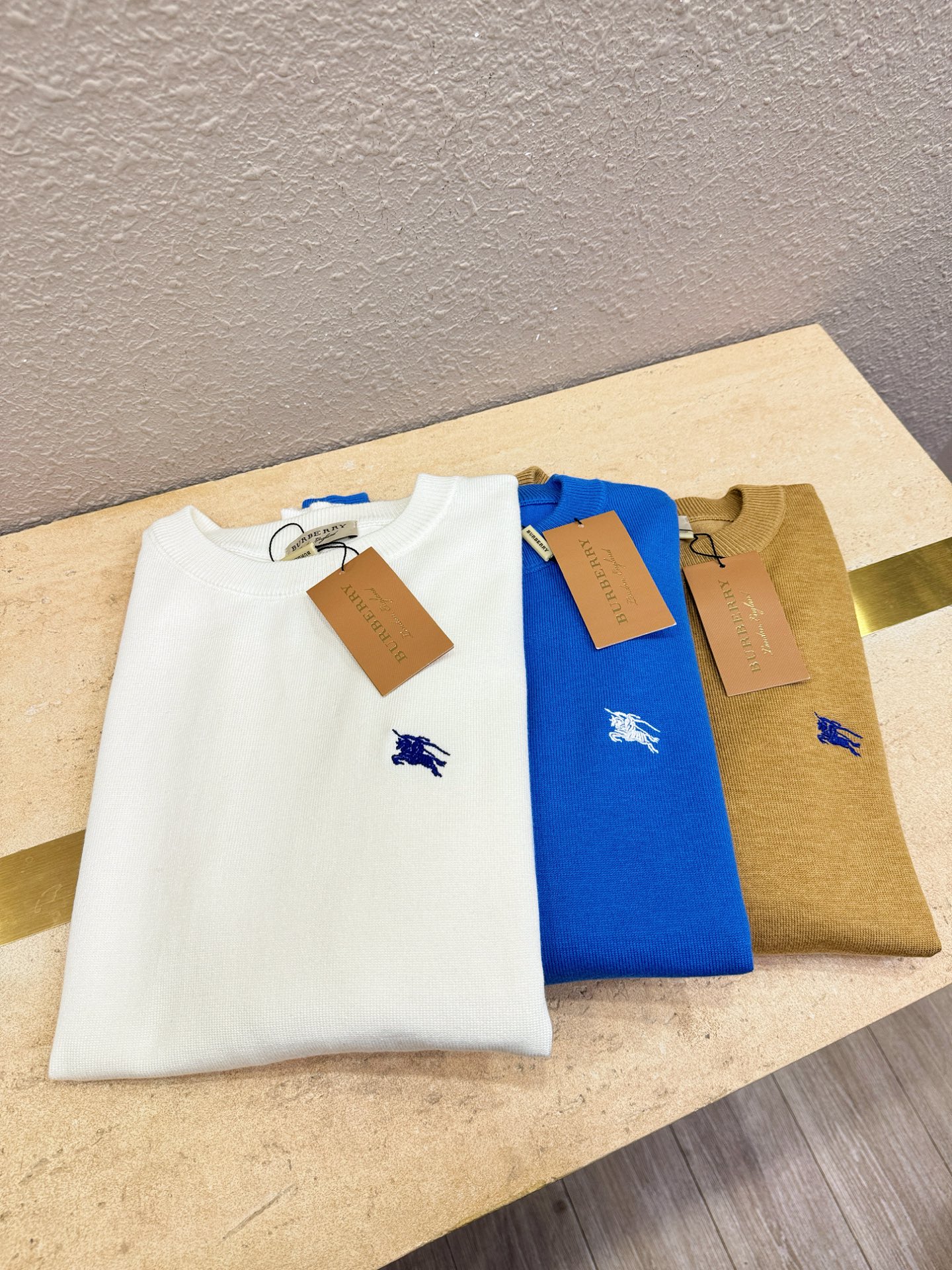 BURBERRY巴宝莉 2025新款毛衣，胸前logo设计！贸易公司渠道稀出，同步官网发售！秋冬系列经典