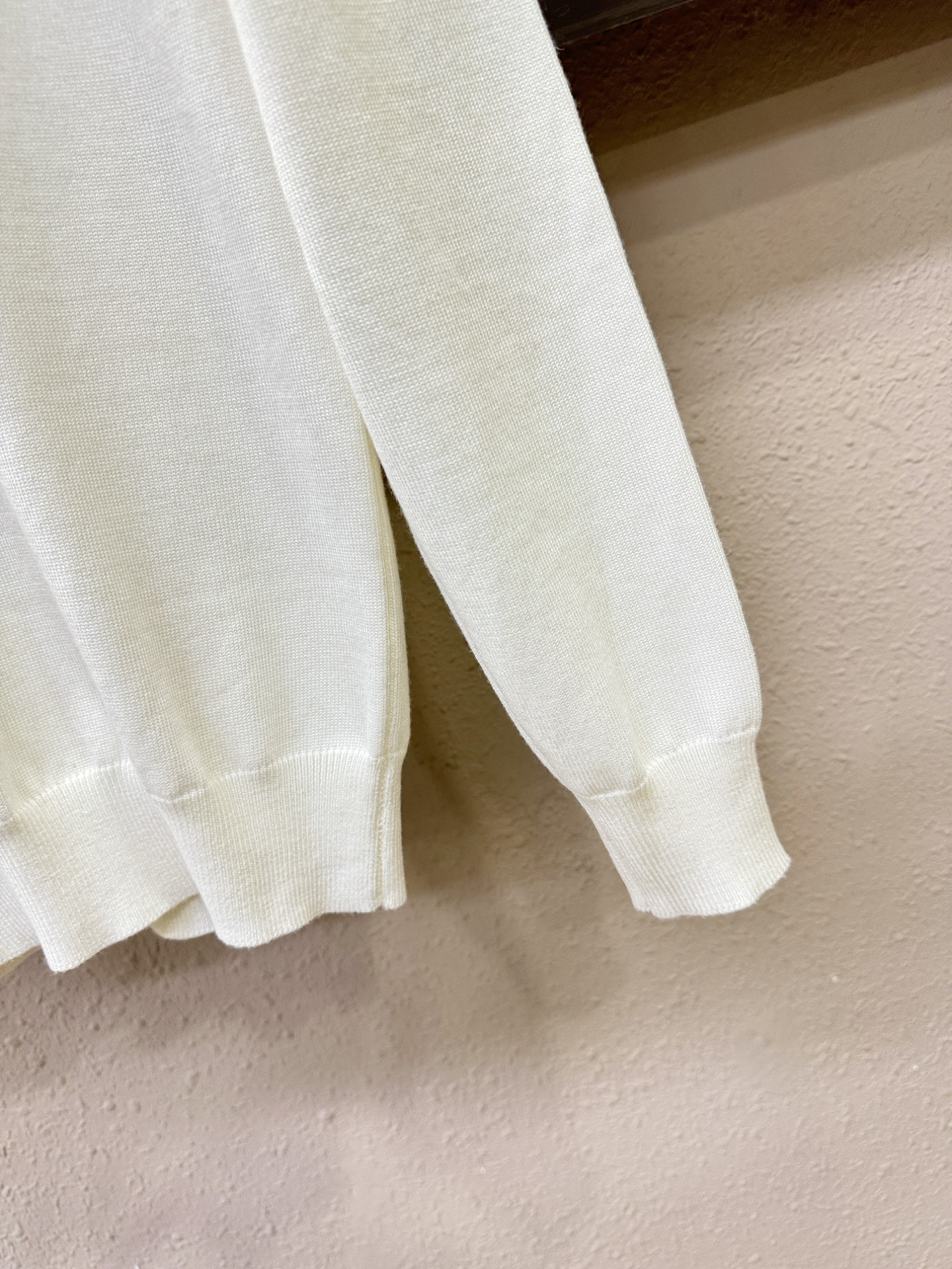 BURBERRY巴宝莉 2025新款毛衣，胸前logo设计！贸易公司渠道稀出，同步官网发售！秋冬系列经典