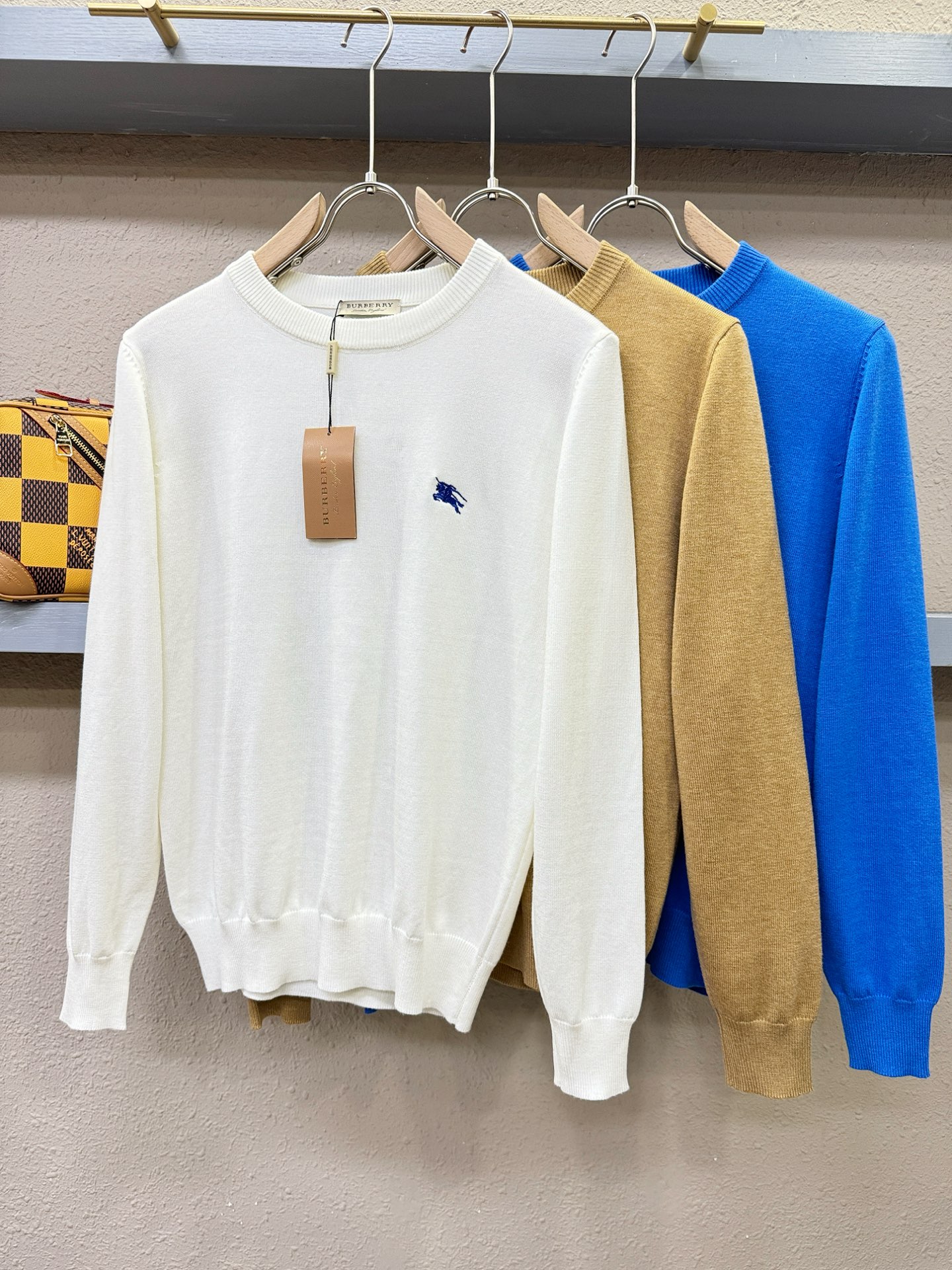 BURBERRY巴宝莉 2025新款毛衣，胸前logo设计！贸易公司渠道稀出，同步官网发售！秋冬系列经典