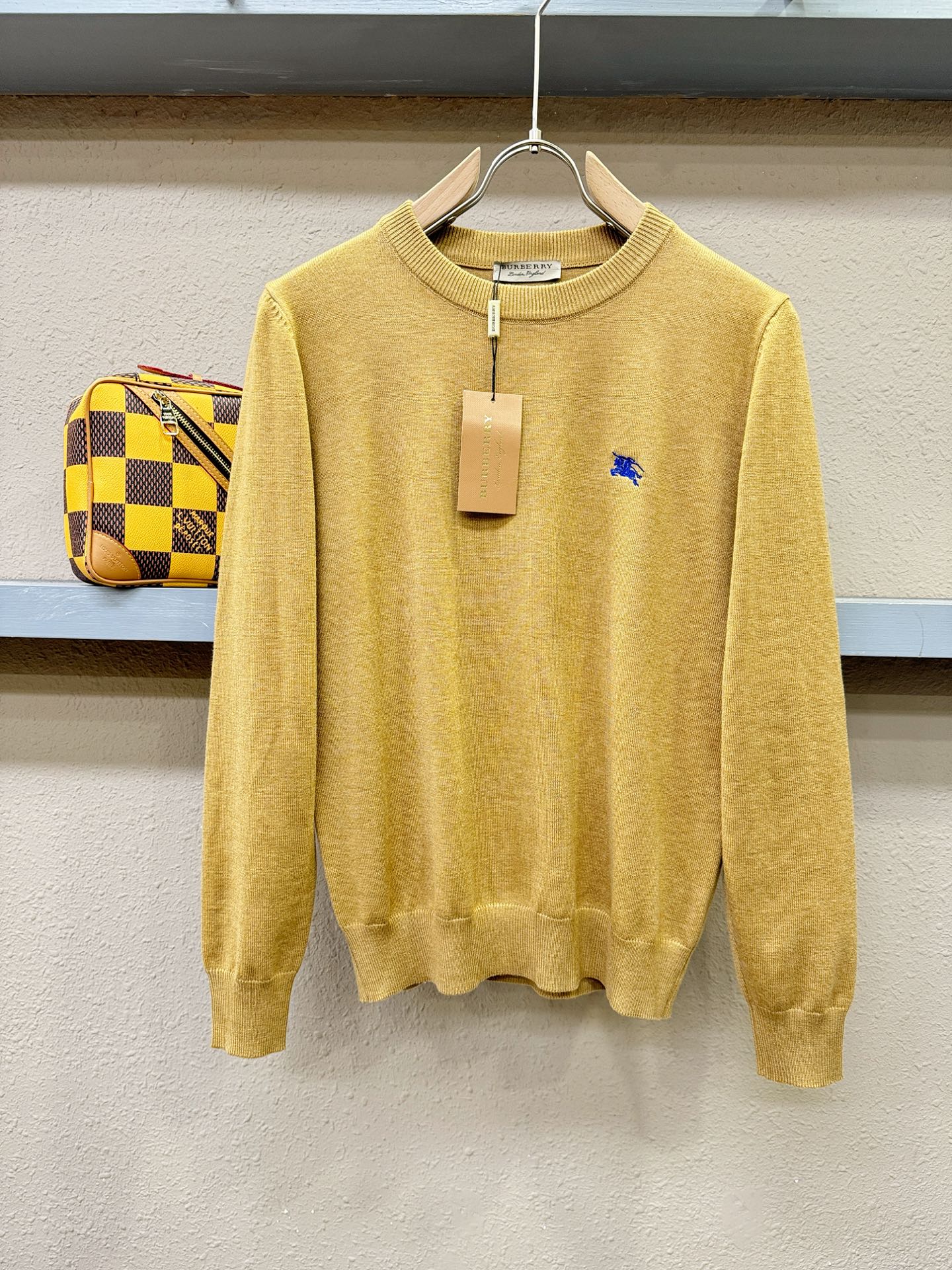 BURBERRY巴宝莉 2025新款毛衣，胸前logo设计！贸易公司渠道稀出，同步官网发售！秋冬系列经典