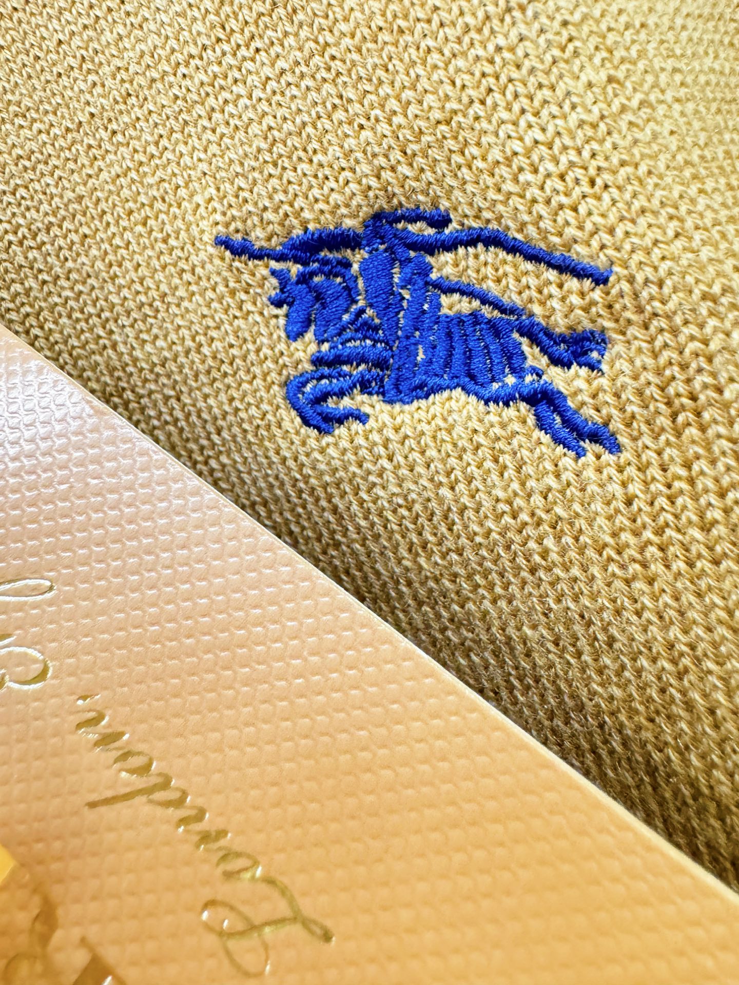 BURBERRY巴宝莉 2025新款毛衣，胸前logo设计！贸易公司渠道稀出，同步官网发售！秋冬系列经典