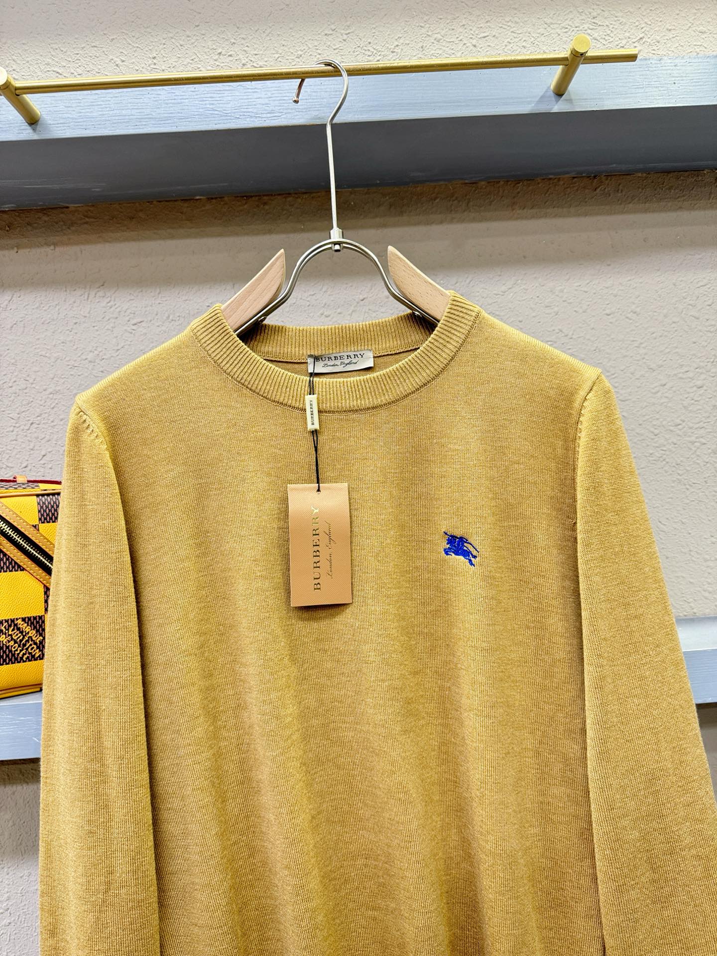 BURBERRY巴宝莉 2025新款毛衣，胸前logo设计！贸易公司渠道稀出，同步官网发售！秋冬系列经典