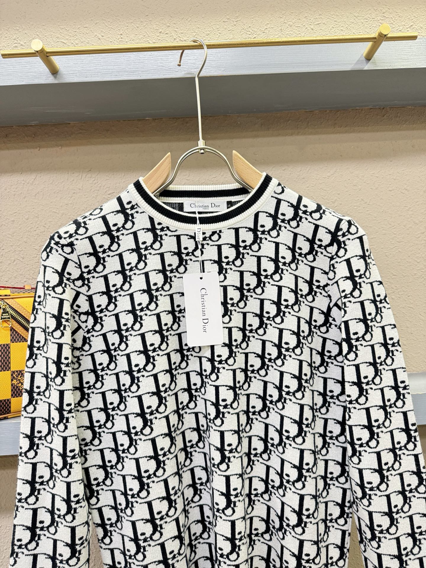 Dior迪奥 2025新款毛衣，胸前logo设计！贸易公司渠道稀出，同步官网发售！秋冬系列经典设计！此款