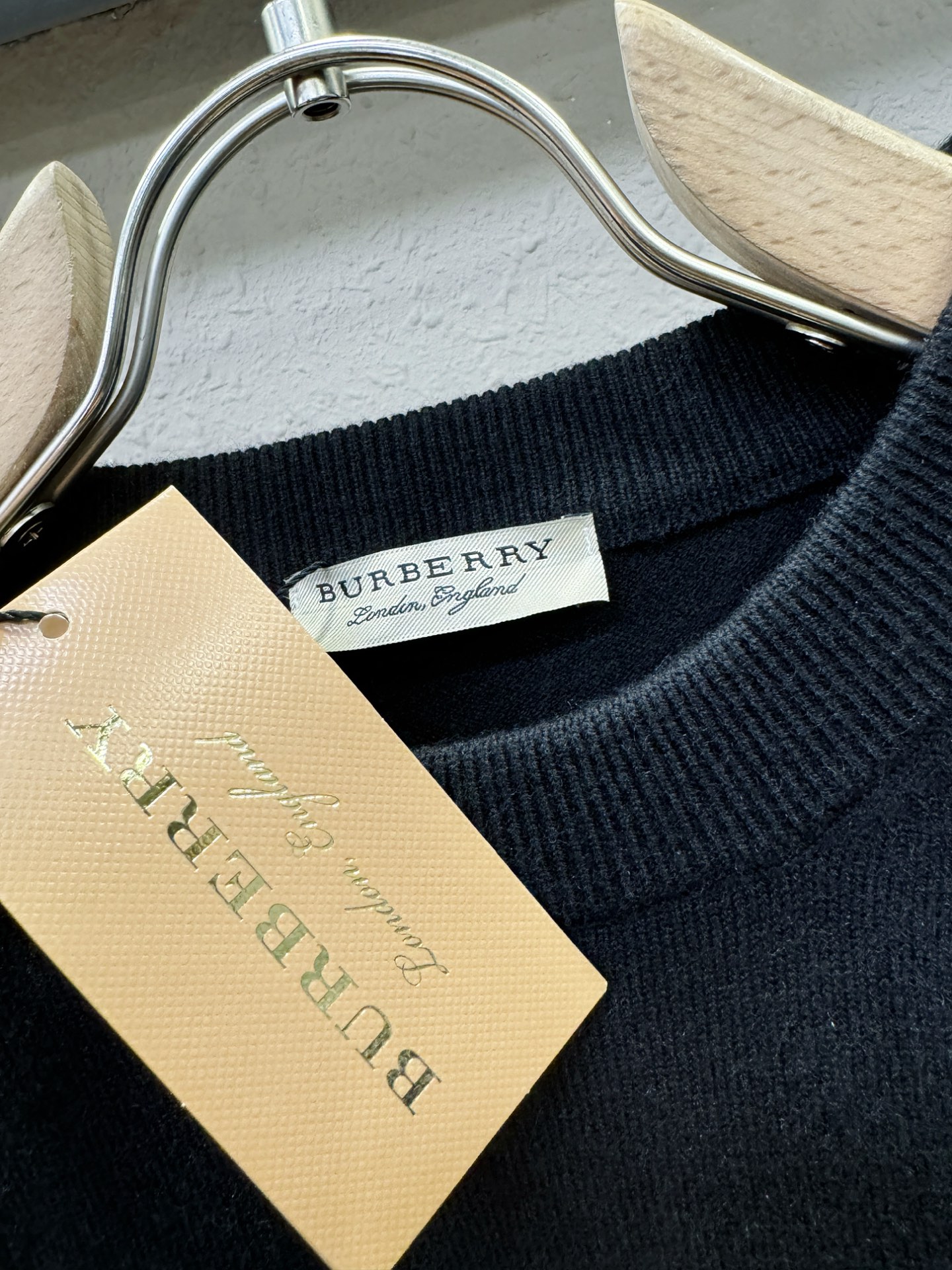 BURBERRY巴宝莉 2025新款毛衣，胸前logo设计！贸易公司渠道稀出，同步官网发售！秋冬系列经典