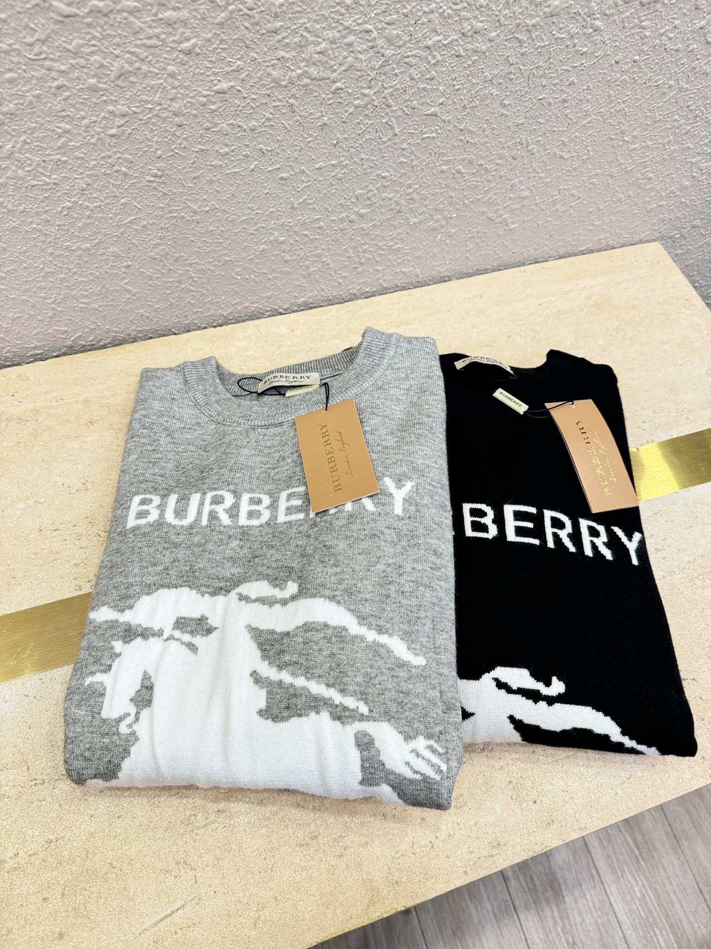 BURBERRY巴宝莉 2025新款毛衣，胸前logo设计！贸易公司渠道稀出，同步官网发售！秋冬系列经典