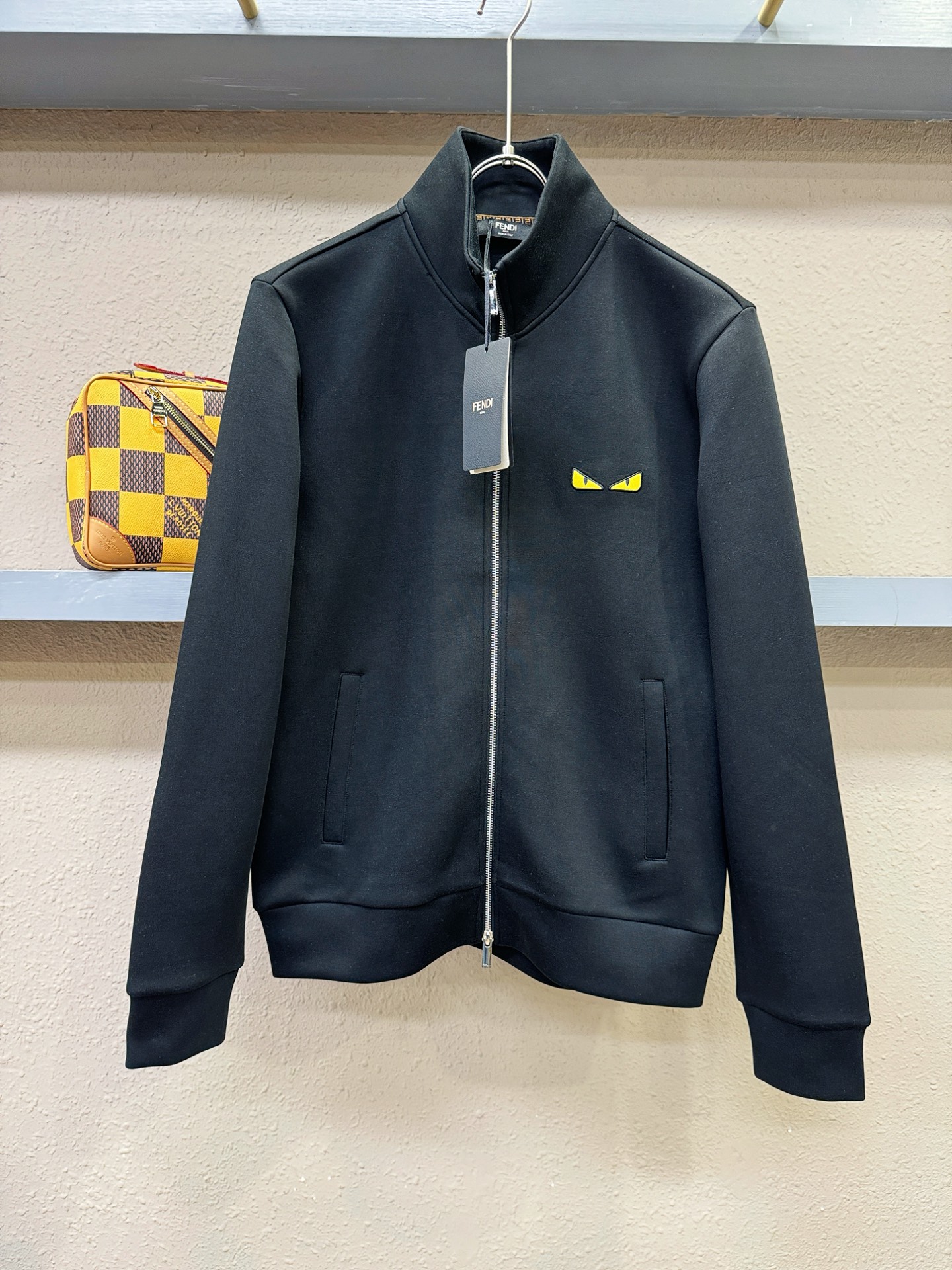 FENDI芬迪 2025秋冬新款外套开衫，原单狠货 开衫。欧洲专柜同步，上身更随意大方，专柜原版五金奢华