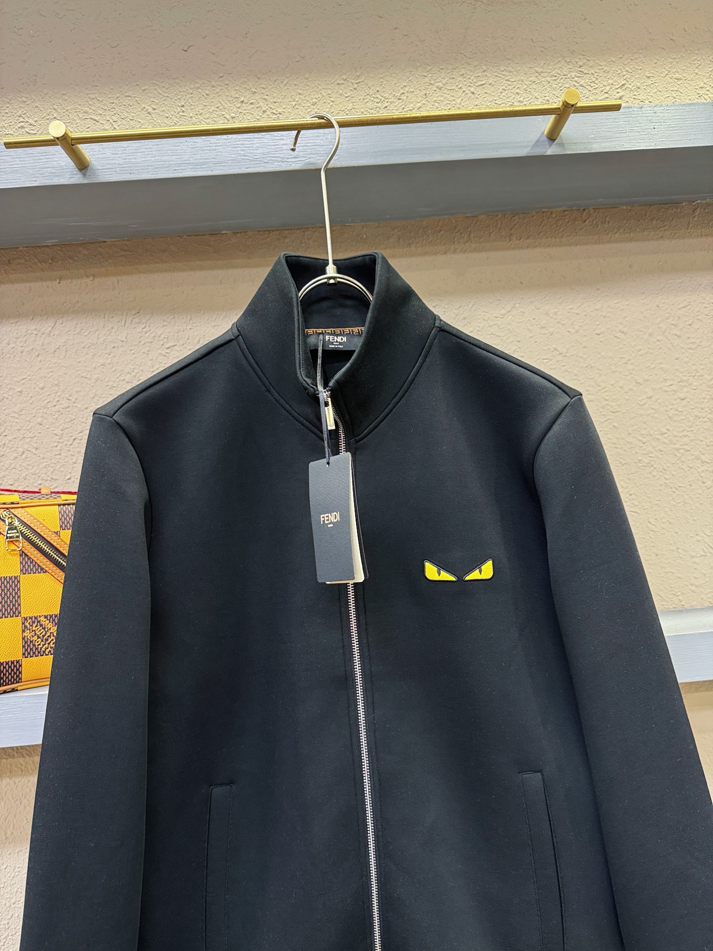 FENDI芬迪 2025秋冬新款外套开衫，原单狠货 开衫。欧洲专柜同步，上身更随意大方，专柜原版五金奢华