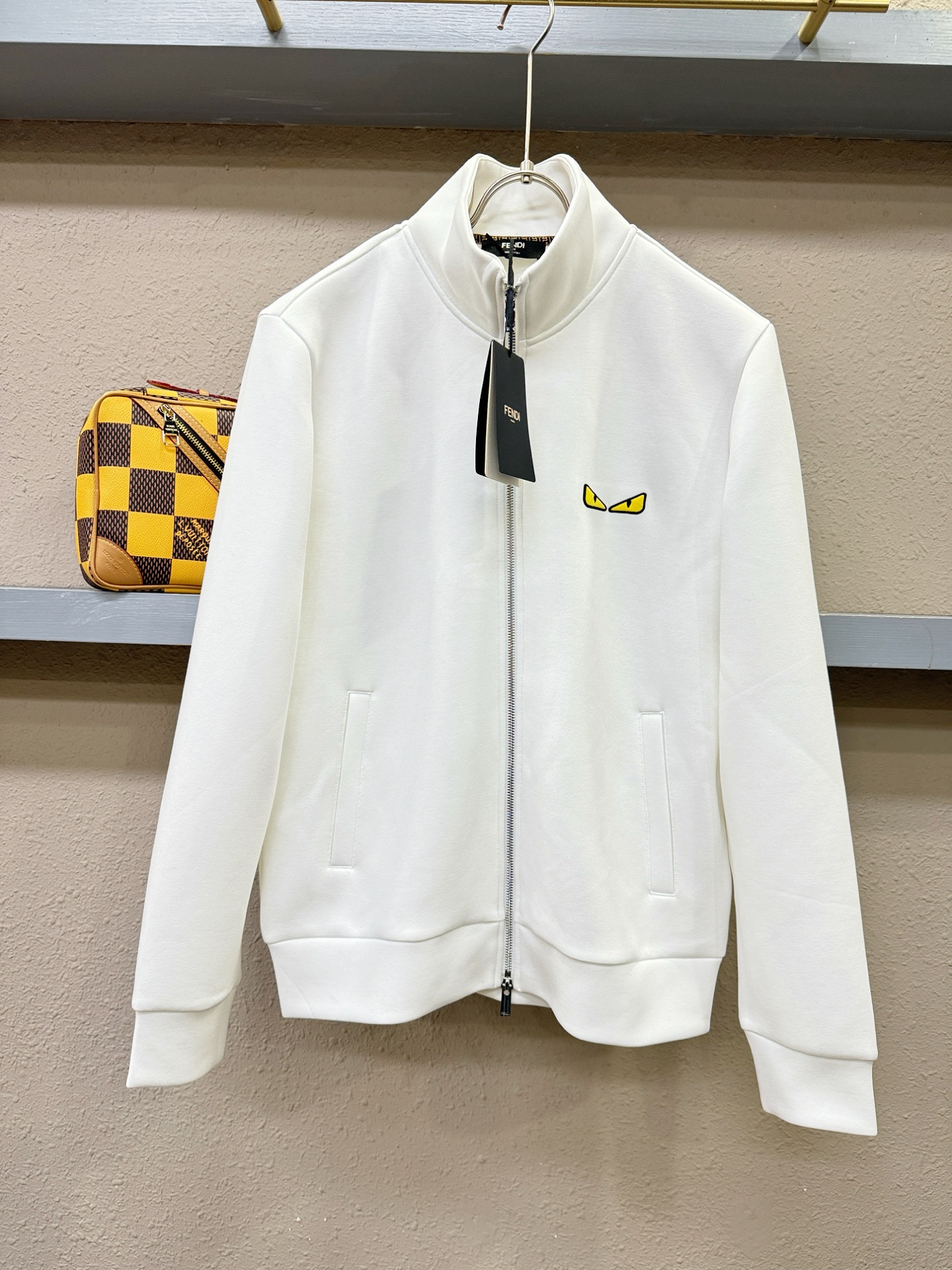 FENDI芬迪 2025秋冬新款外套开衫，原单狠货 开衫。欧洲专柜同步，上身更随意大方，专柜原版五金奢华