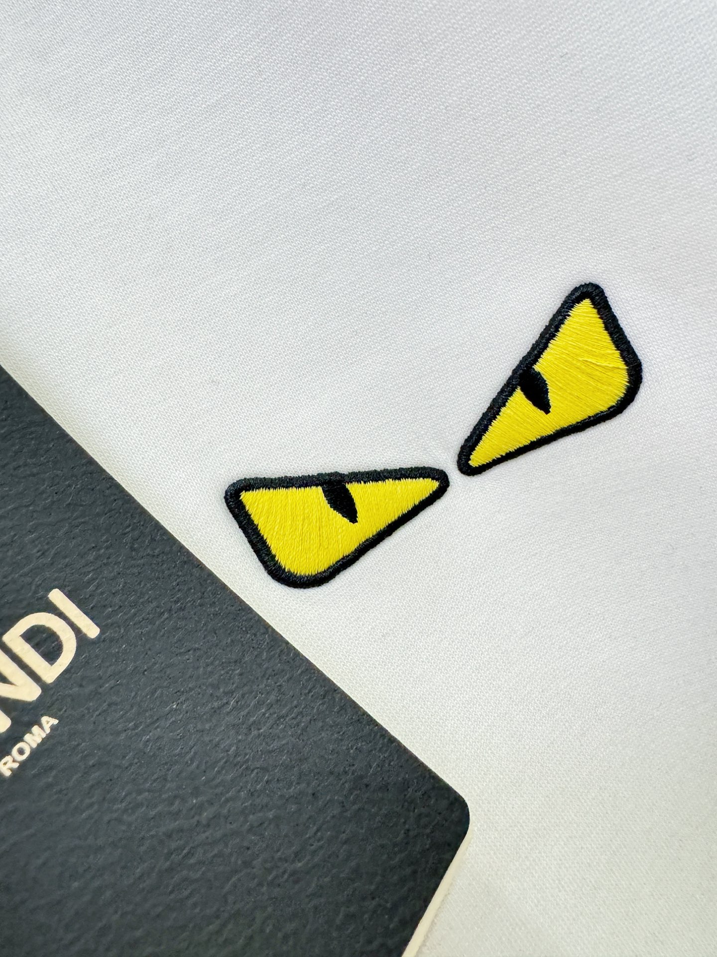 FENDI芬迪 2025秋冬新款外套开衫，原单狠货 开衫。欧洲专柜同步，上身更随意大方，专柜原版五金奢华