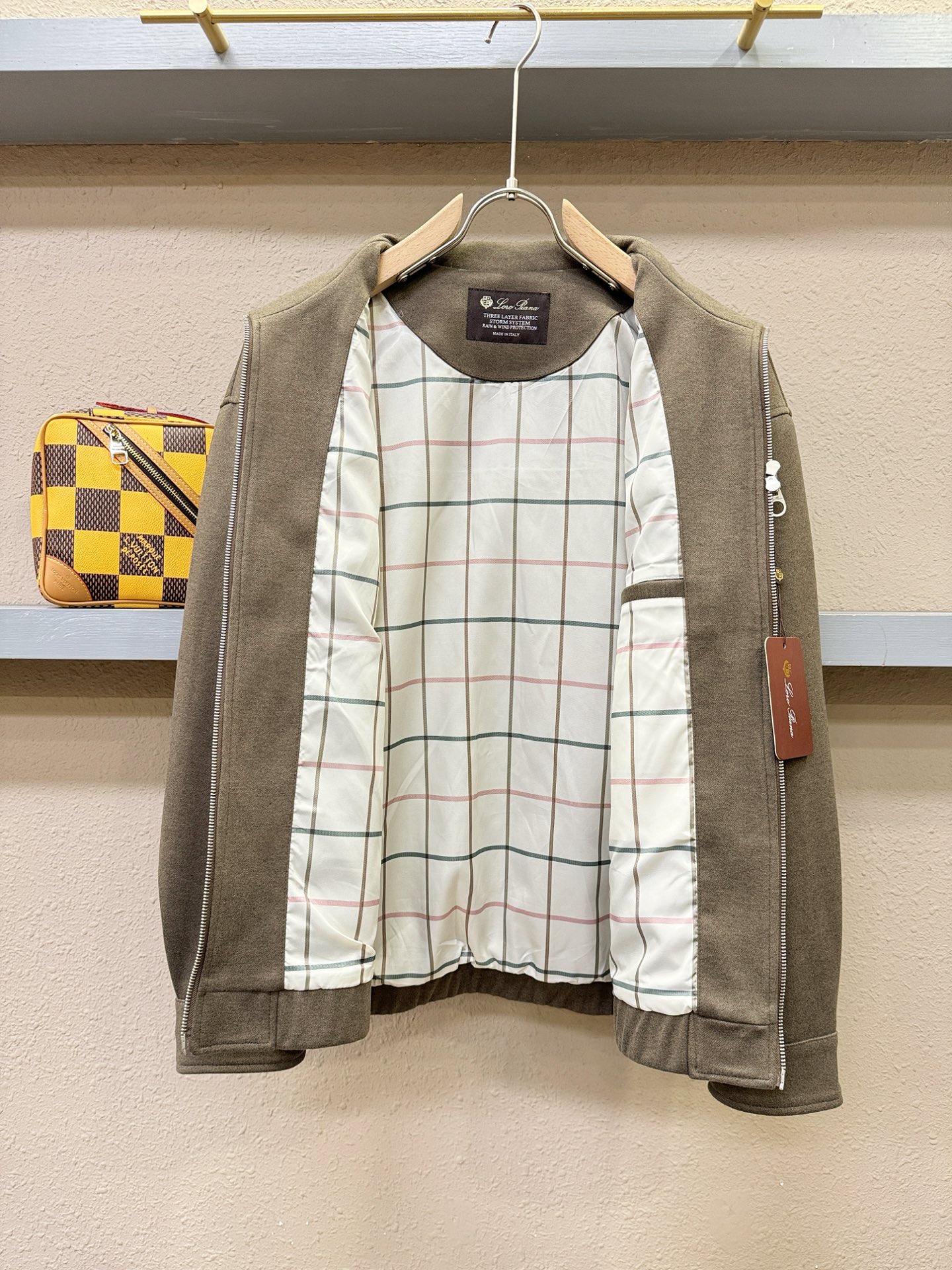 Loro Piana诺悠翩雅 2025秋冬新款外套，精工刺绣，羊毛面料，立体有型，辨识度高，独一无二的混