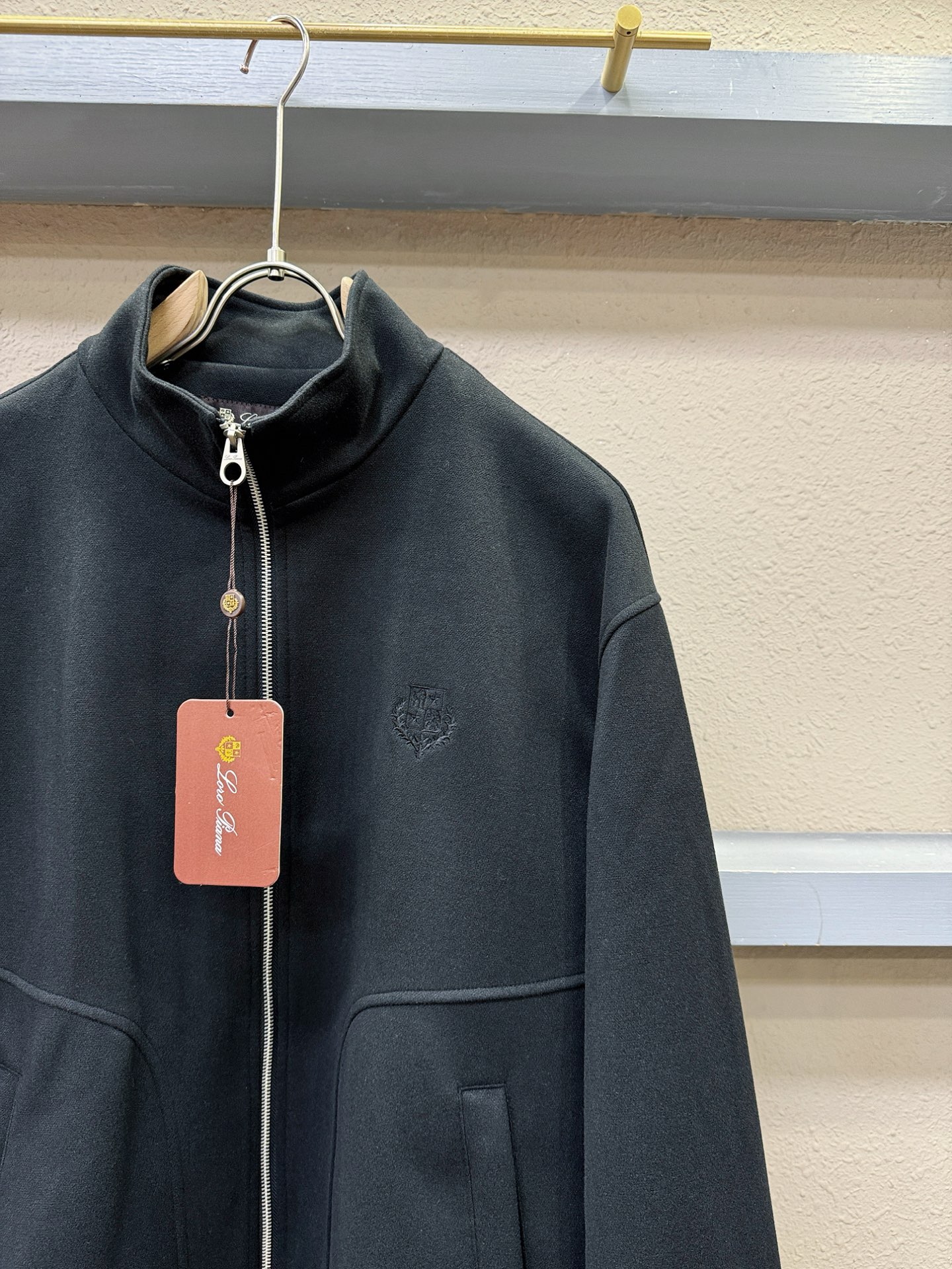 Loro Piana诺悠翩雅 2025秋冬新款外套，精工刺绣，羊毛面料，立体有型，辨识度高，独一无二的混