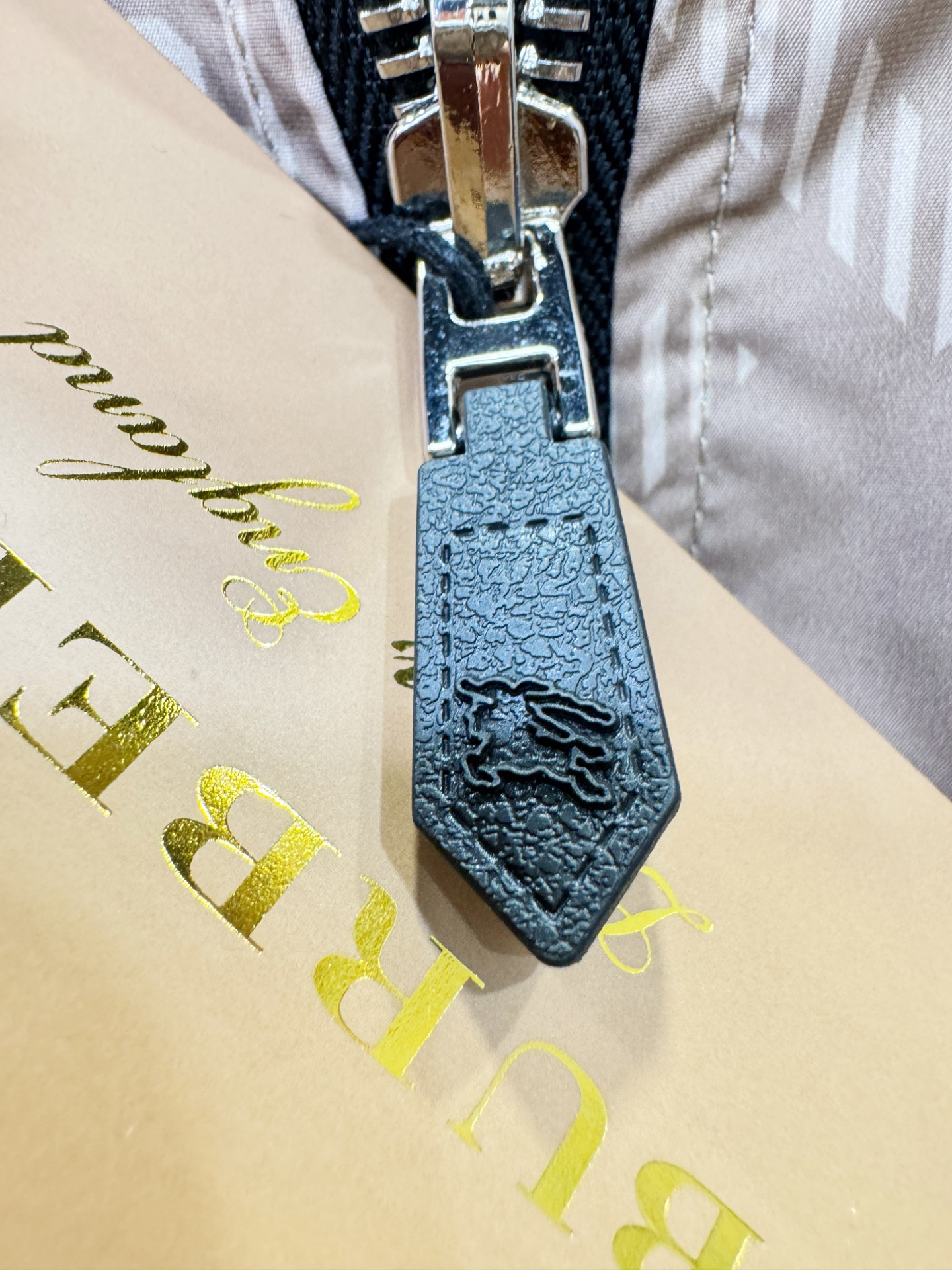 双面夹克 BURBERRY巴宝莉 2025秋冬新款双面夹克外套，两面可穿，原单狠货 意大利进口面料时尚夹