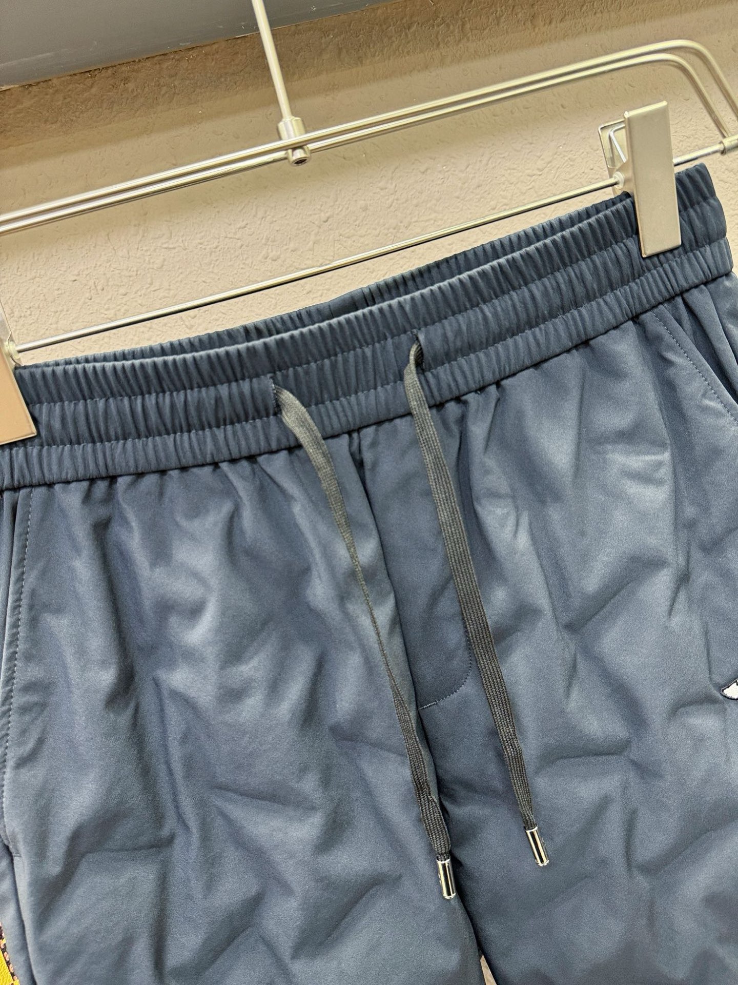 TB 25FW秋冬新款防寒机能羽绒裤，经典羽绒长裤，防风防雨雪，内里大朵绒填充，舒适保暖。运动时尚的同时