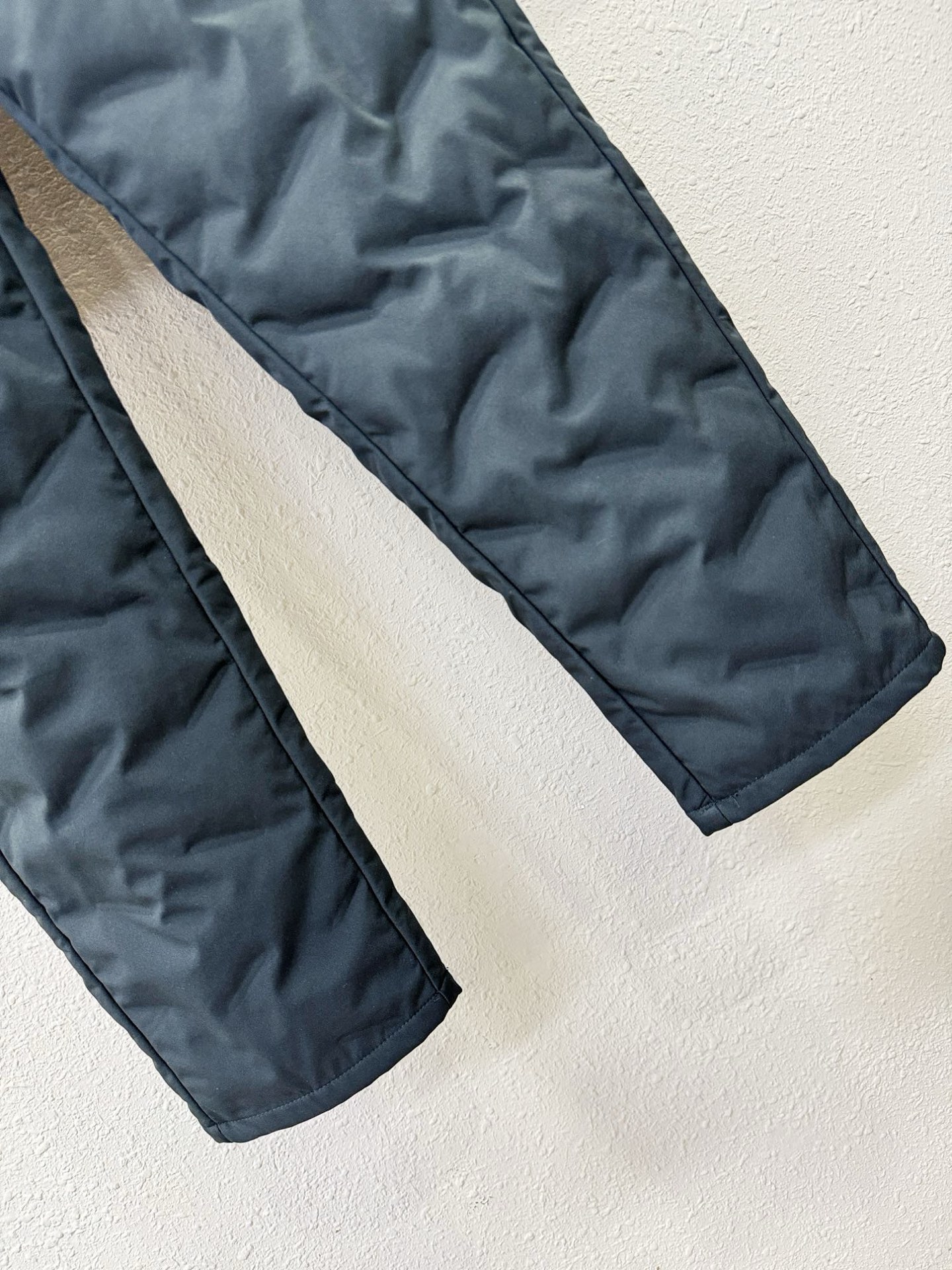 ARC‘TERYX/始祖鸟 25FW秋冬新款防寒机能羽绒裤，经典羽绒长裤，防风防雨雪，内里大朵绒填充，舒