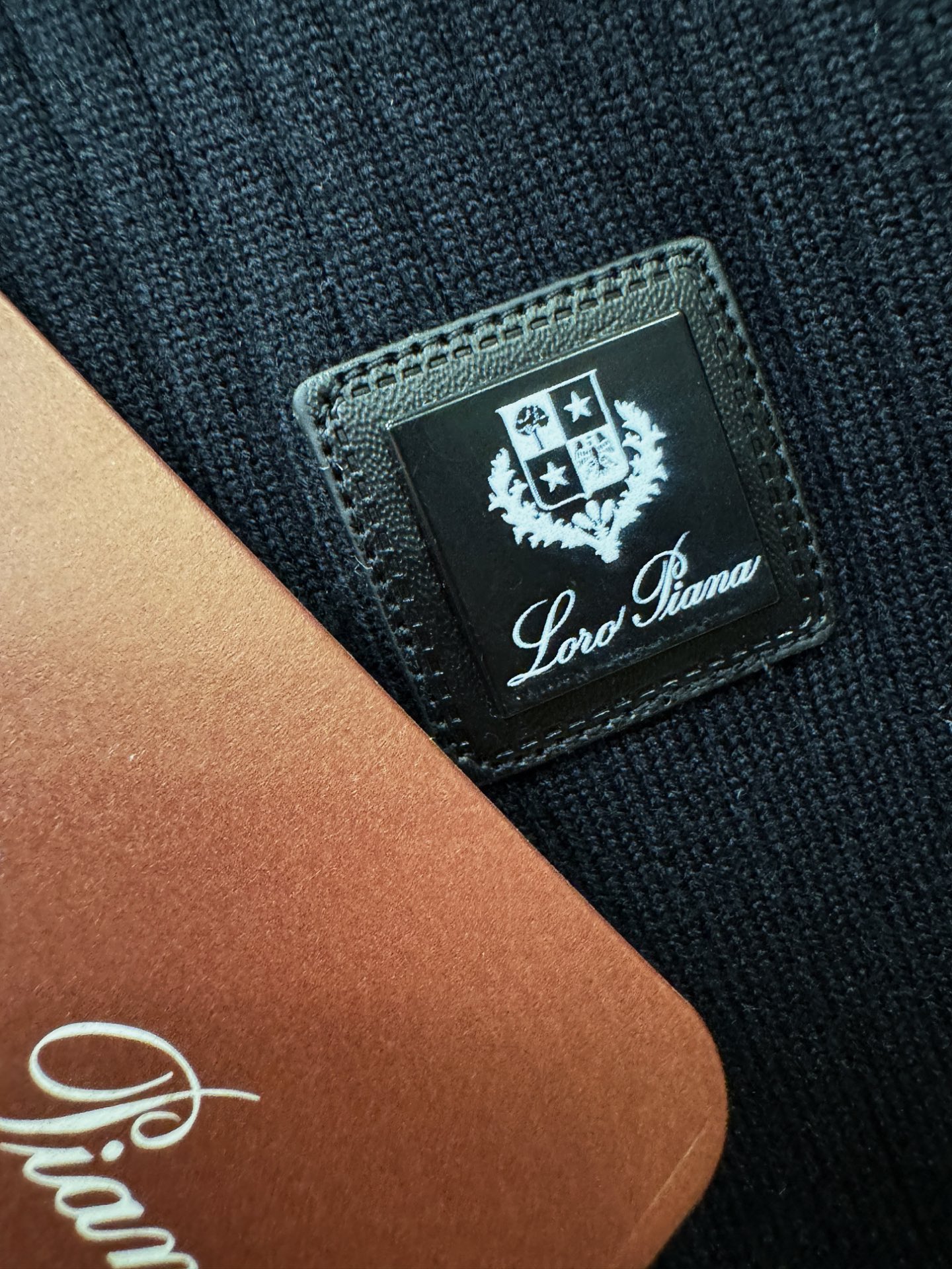 Loro Piana诺悠翩雅 新款毛衣，胸前logo设计！贸易公司渠道稀出，同步官网发售！秋冬系列经典设