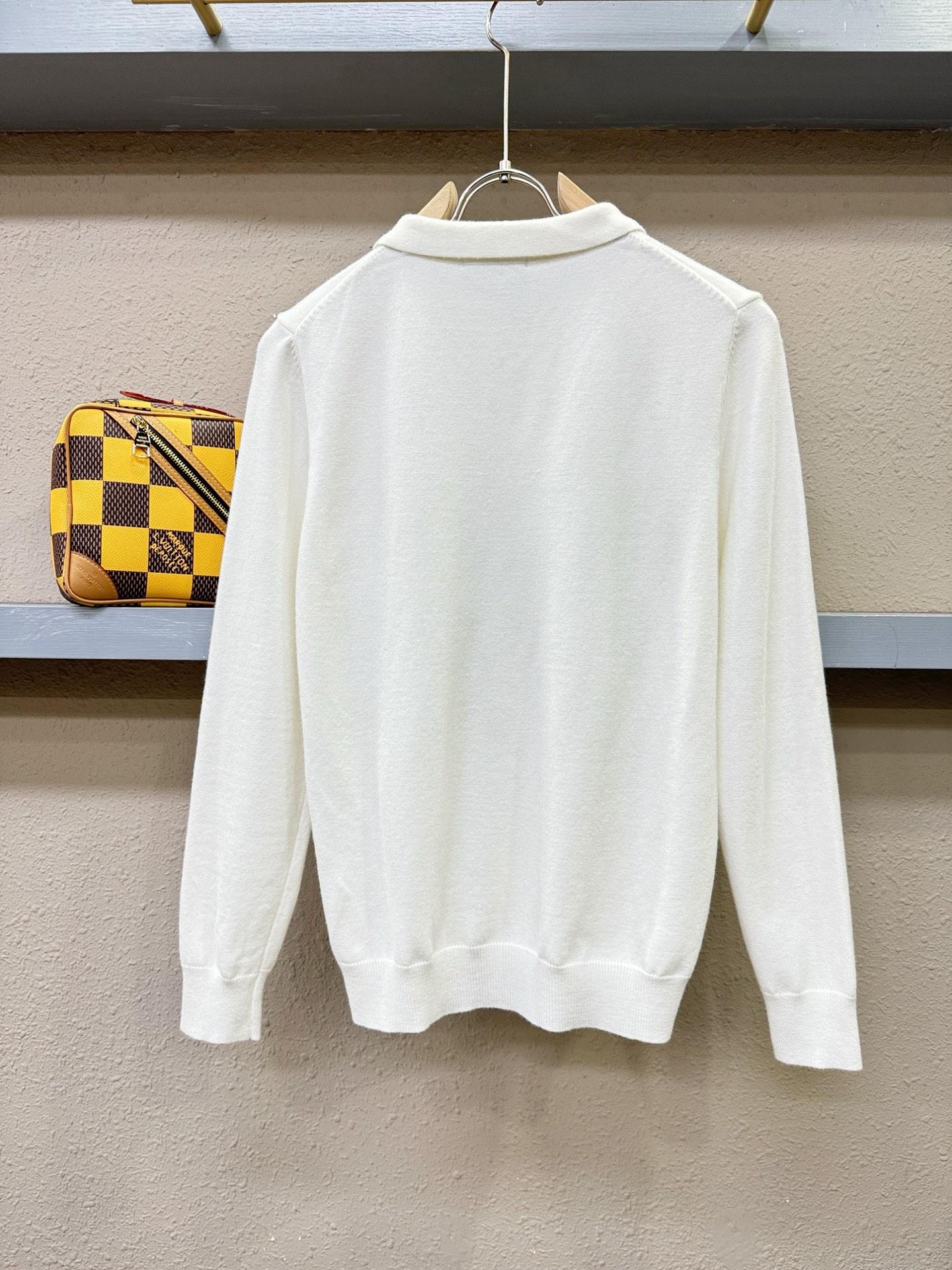 巴尔曼 2025新款毛衣，胸前logo设计！贸易公司渠道稀出，同步官网发售！秋冬系列经典设计！此款毛衣甄