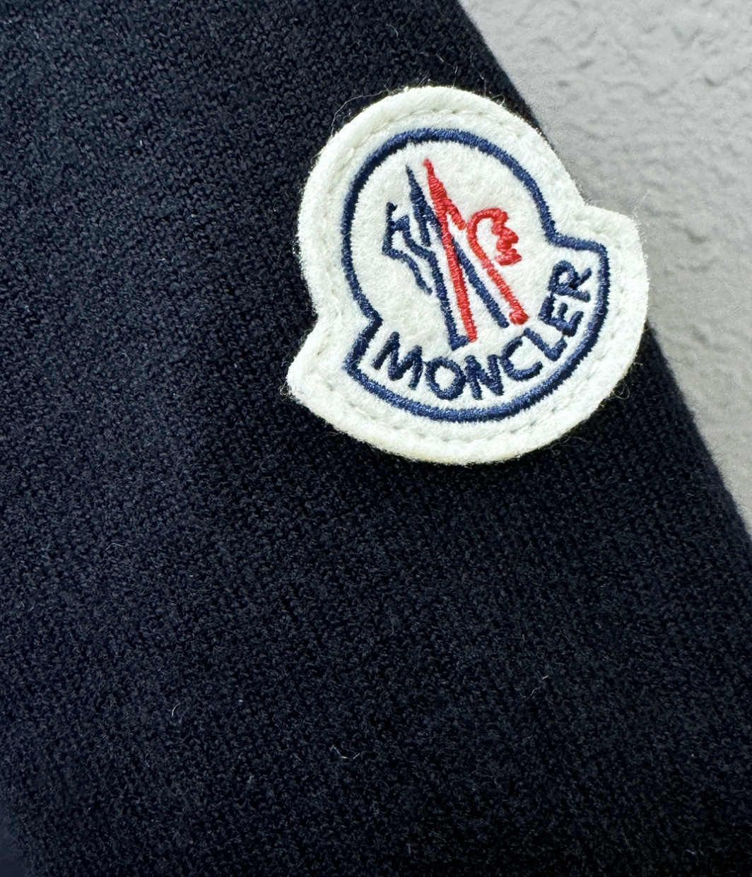 爆款羽绒服 2025新品 Moncler蒙口 新款羽绒服秀场新品，品相非常完美，专柜高科技防水面料，内里